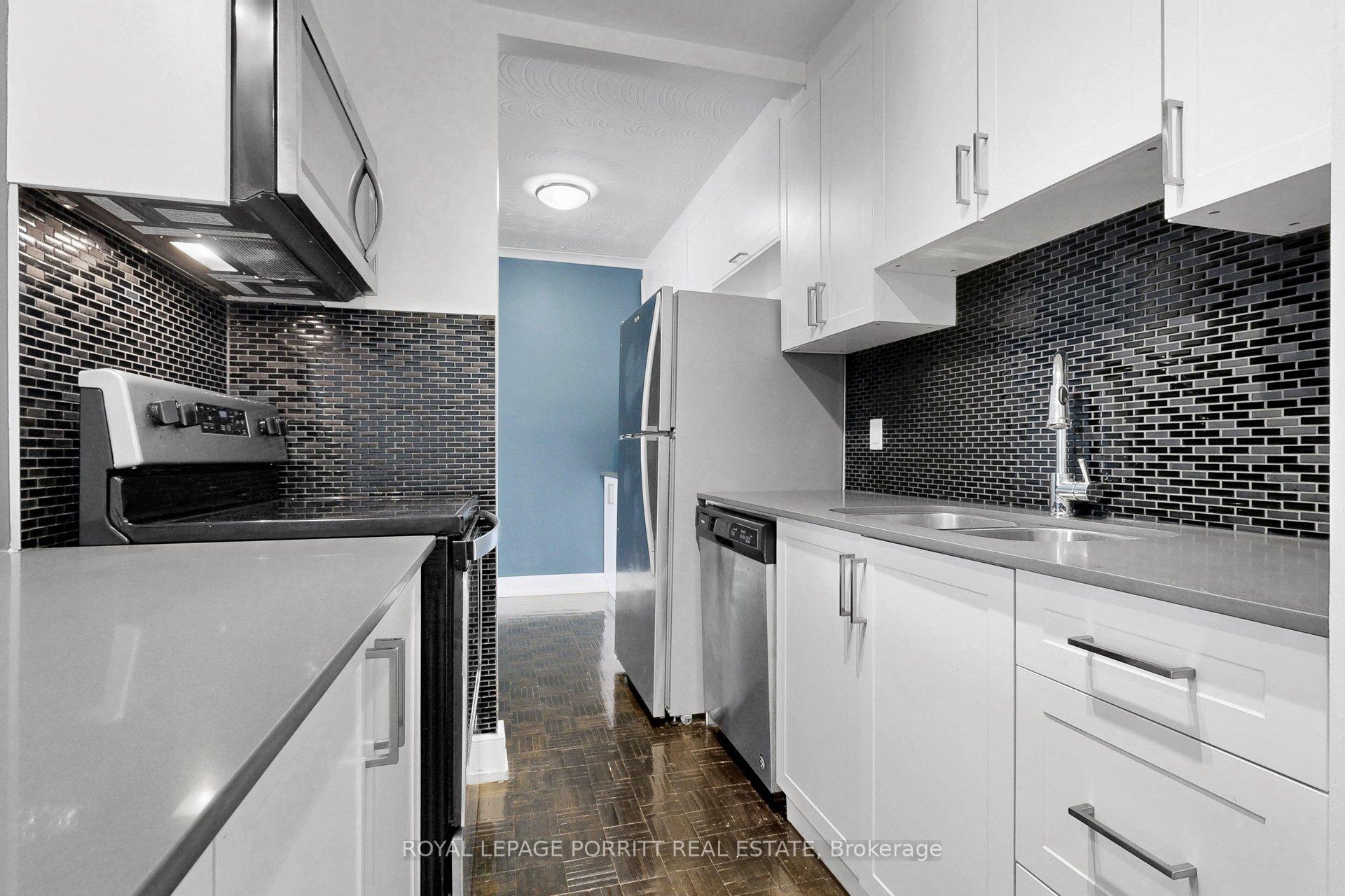 Photo 7 of Unit 8, 4 Superior Avenue, Etobicoke, Mimico — HOMEH