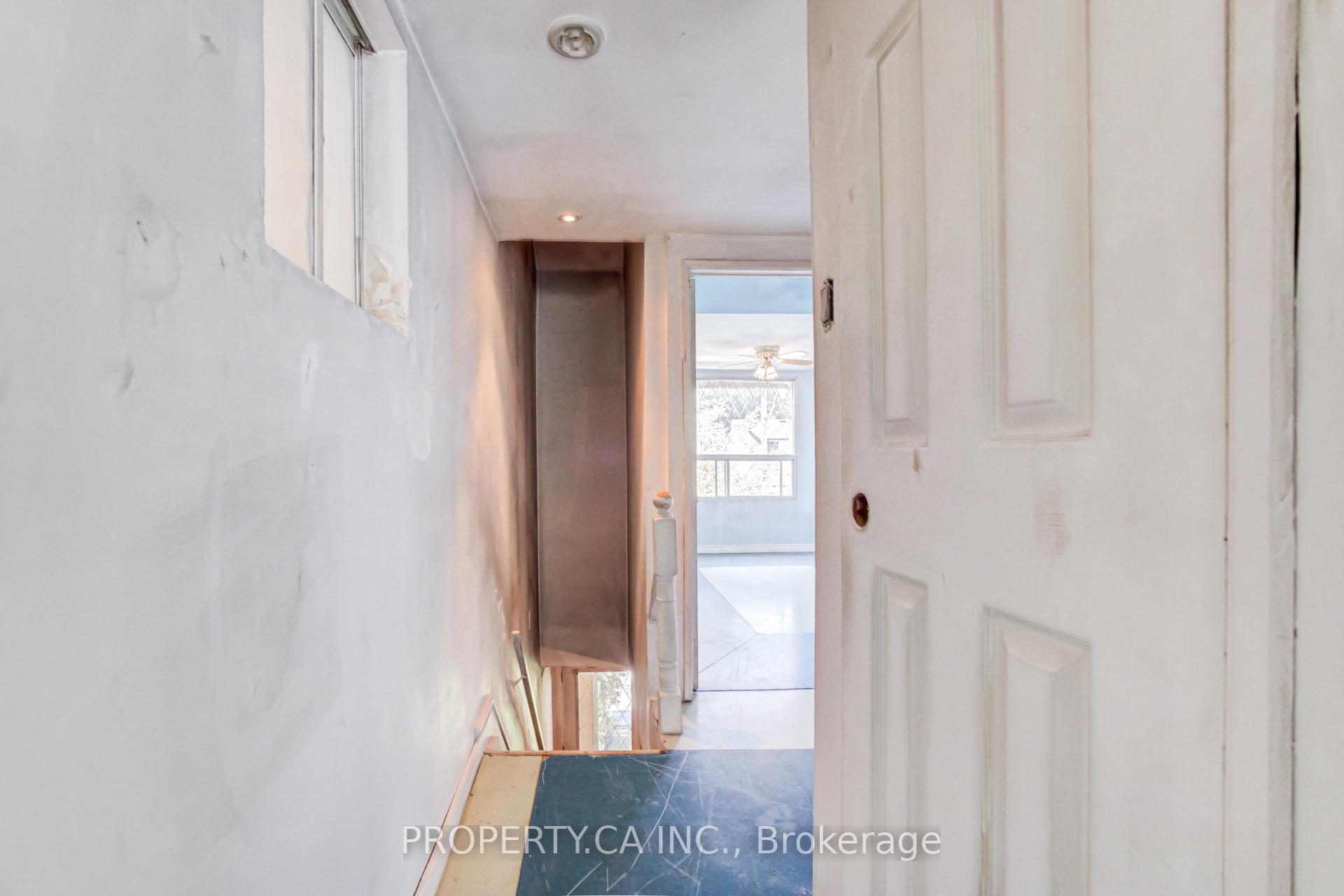 Photo 14 of 597 Rhodes Avenue, Toronto, Greenwood-Coxwell — HOMEH