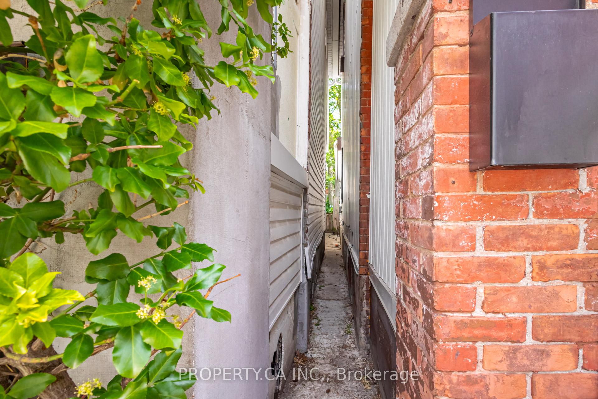 Photo 24 of 597 Rhodes Avenue, Toronto, Greenwood-Coxwell — HOMEH