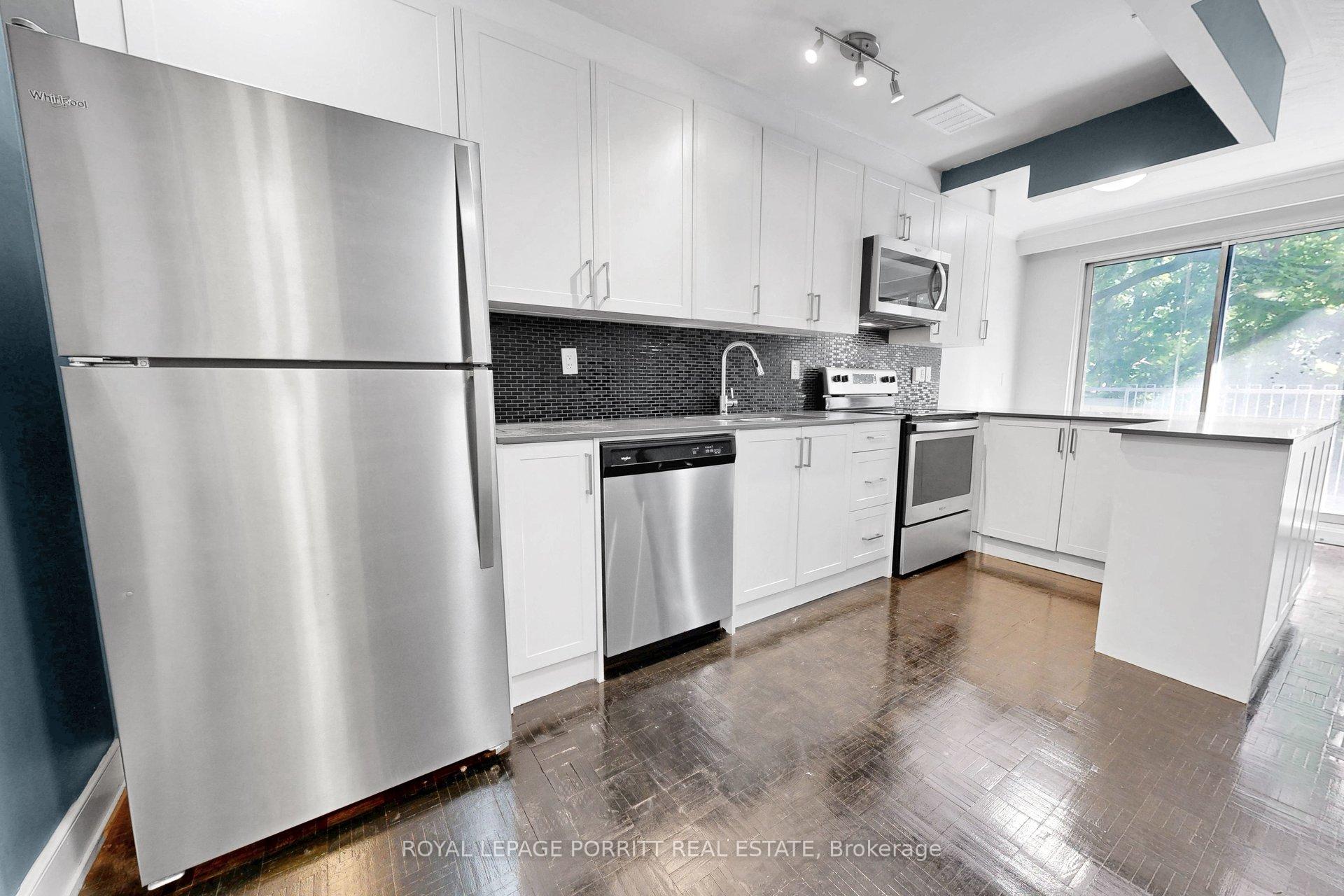 Photo 3 of Unit 30, 4 Superior Avenue, Etobicoke, Mimico — HOMEH