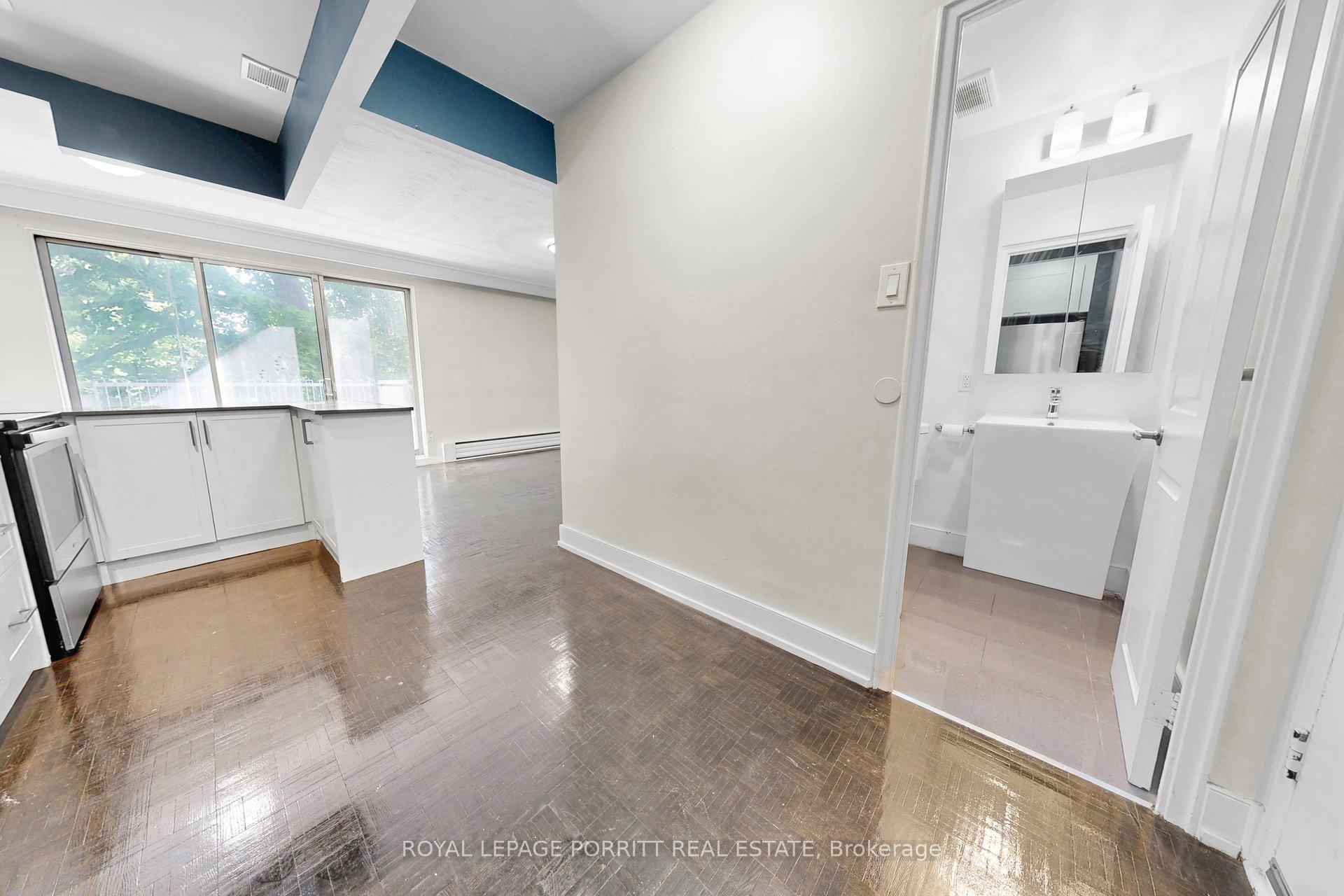 Photo 4 of Unit 30, 4 Superior Avenue, Etobicoke, Mimico — HOMEH