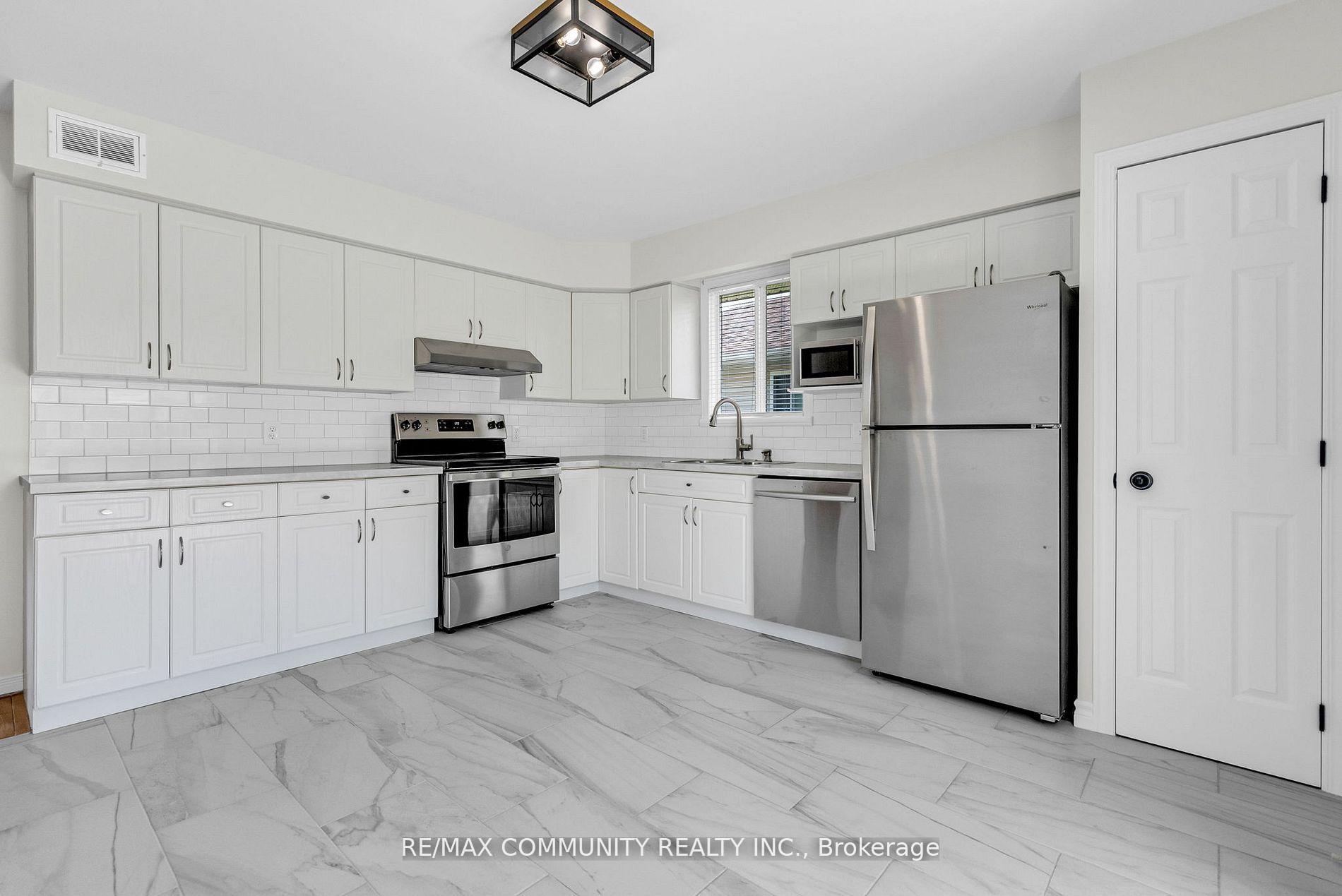 Photo 4 of 276 Northwoods Crescent, Cornwall, Cornwall — HOMEH
