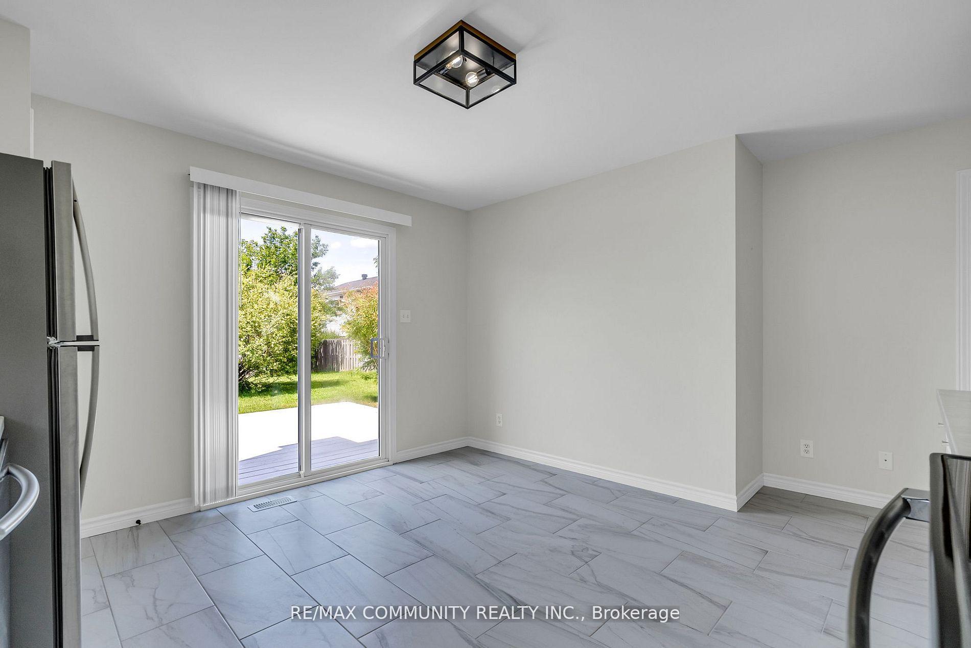 Photo 6 of 276 Northwoods Crescent, Cornwall, Cornwall — HOMEH