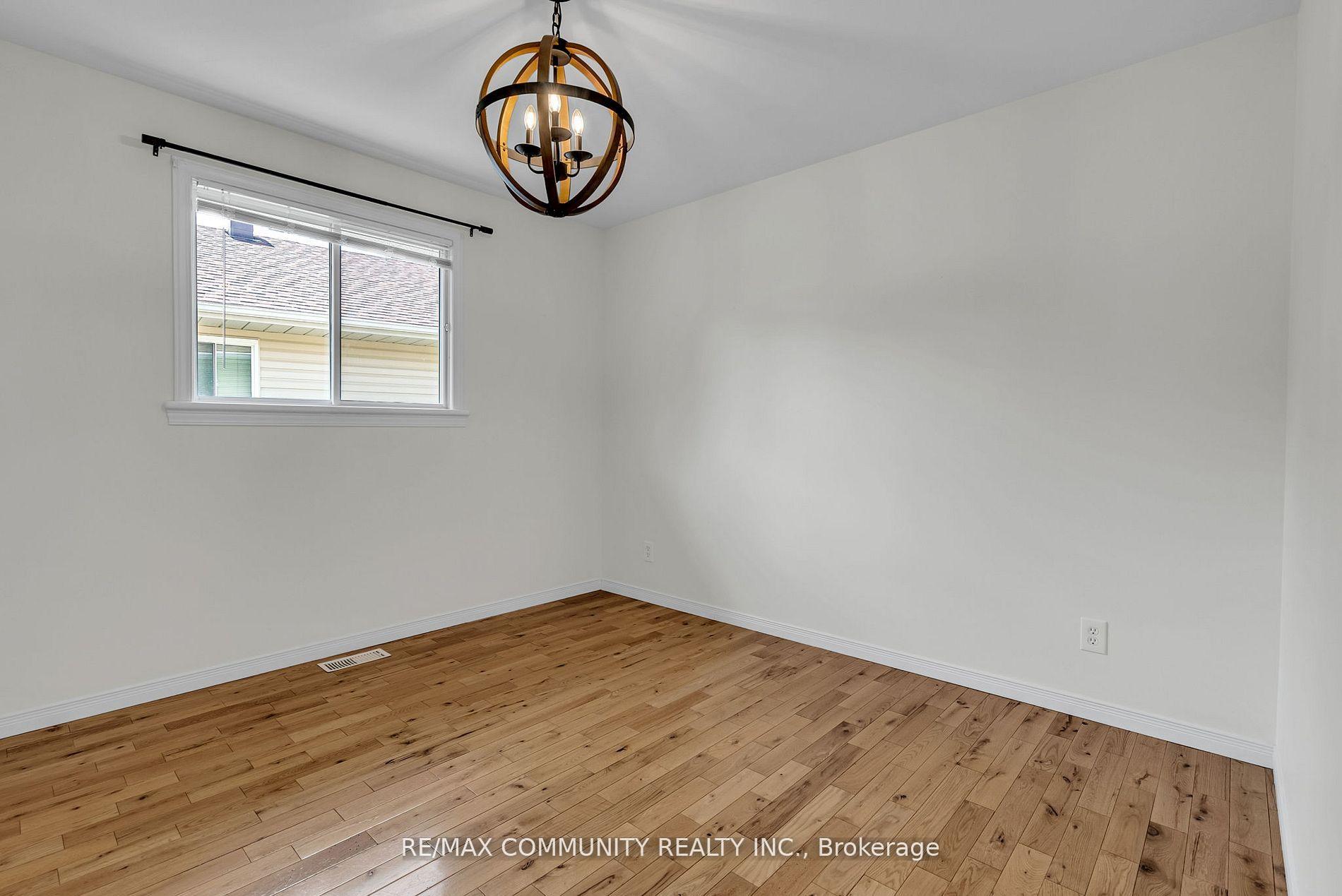 Photo 11 of 276 Northwoods Crescent, Cornwall, Cornwall — HOMEH