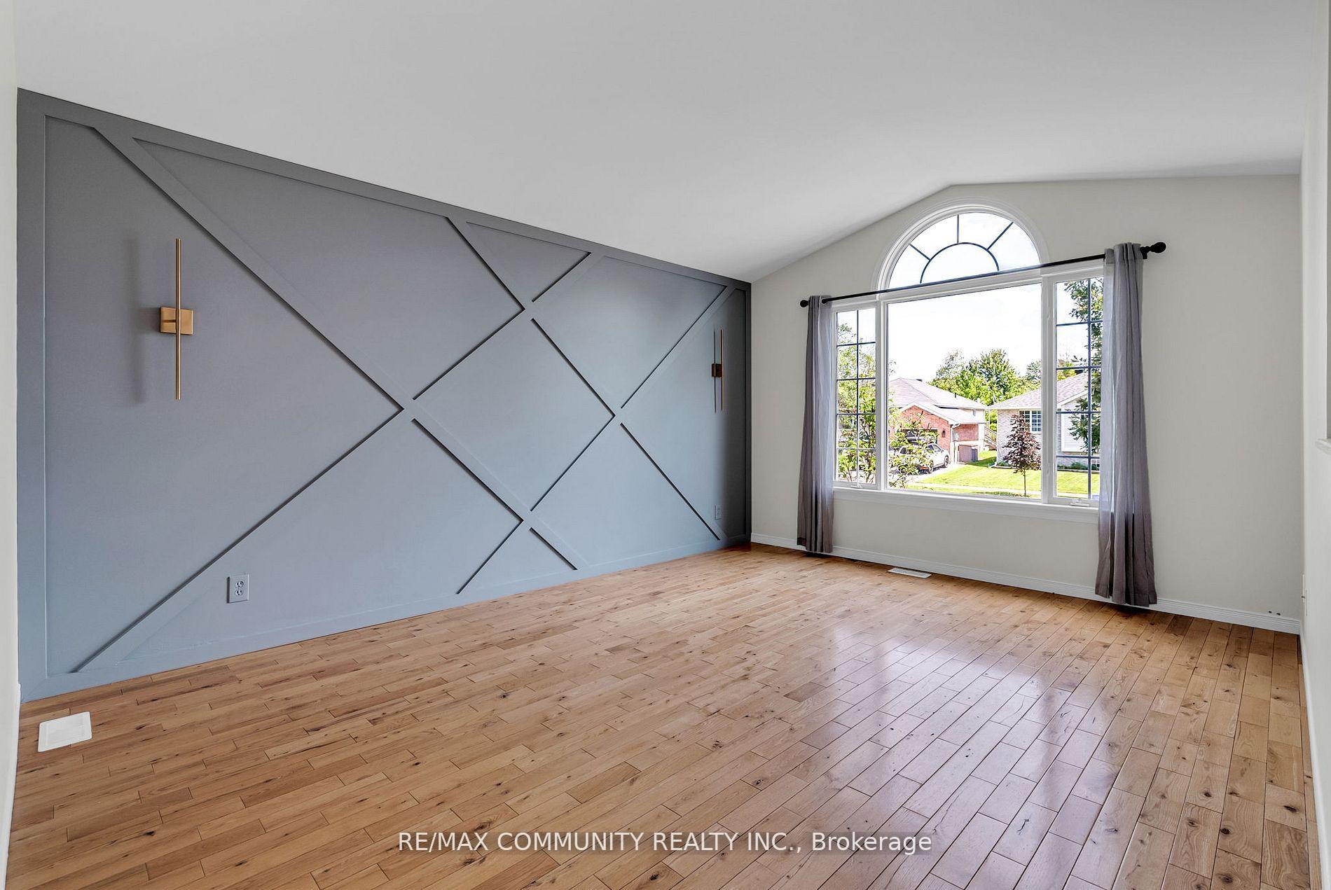 Photo 13 of 276 Northwoods Crescent, Cornwall, Cornwall — HOMEH