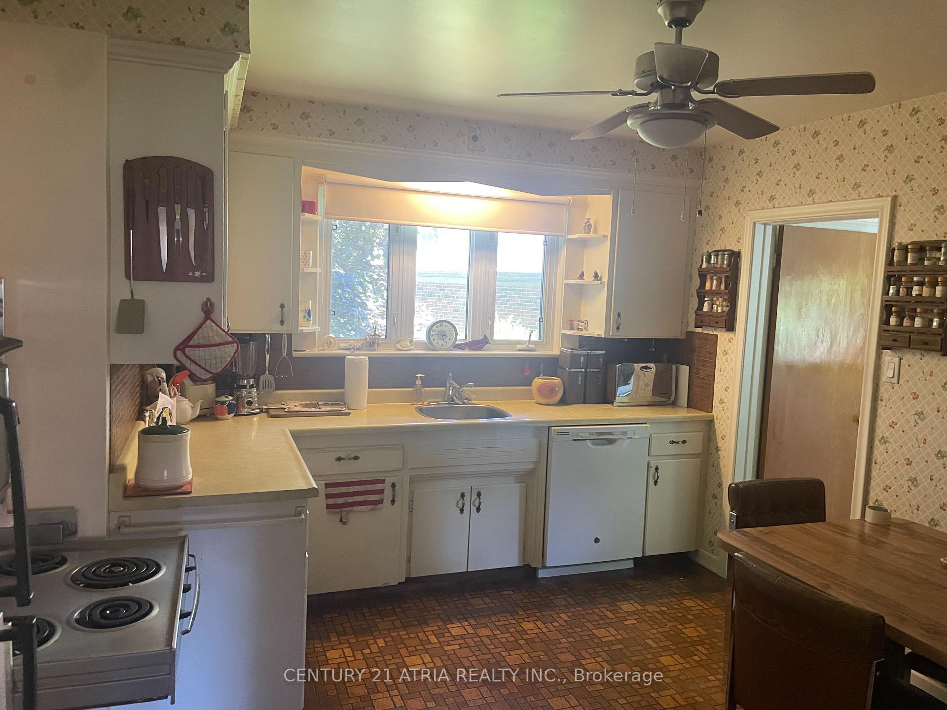 Photo 9 of 4 Winesap Place, Etobicoke, Princess-Rosethorn — HOMEH