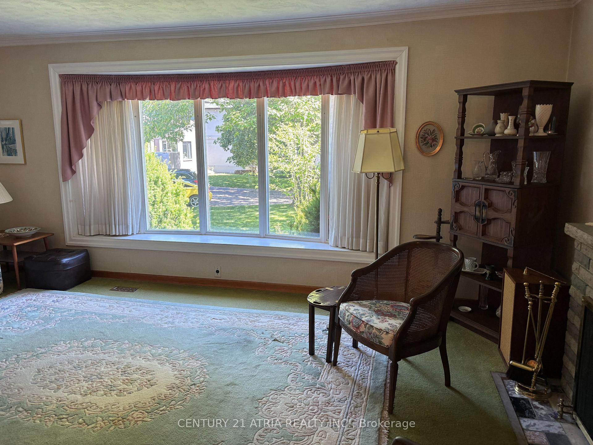Photo 11 of 4 Winesap Place, Etobicoke, Princess-Rosethorn — HOMEH