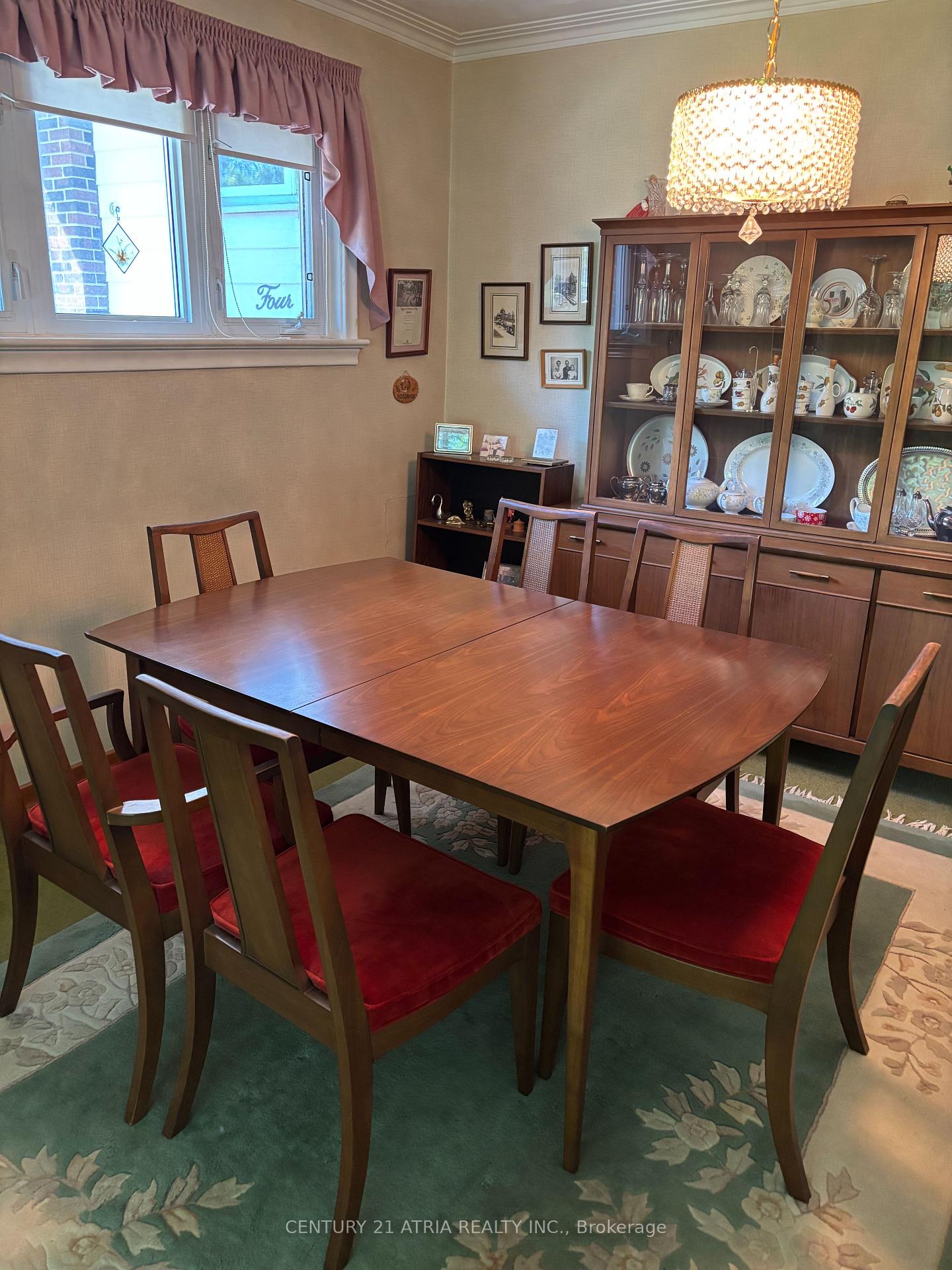 Photo 12 of 4 Winesap Place, Etobicoke, Princess-Rosethorn — HOMEH