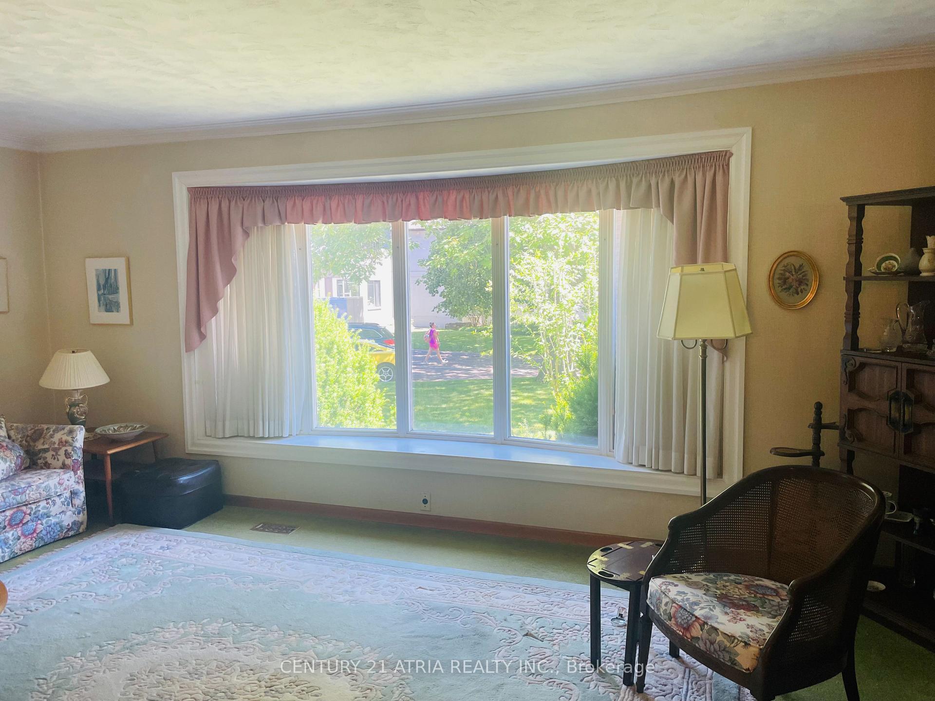 Photo 16 of 4 Winesap Place, Etobicoke, Princess-Rosethorn — HOMEH