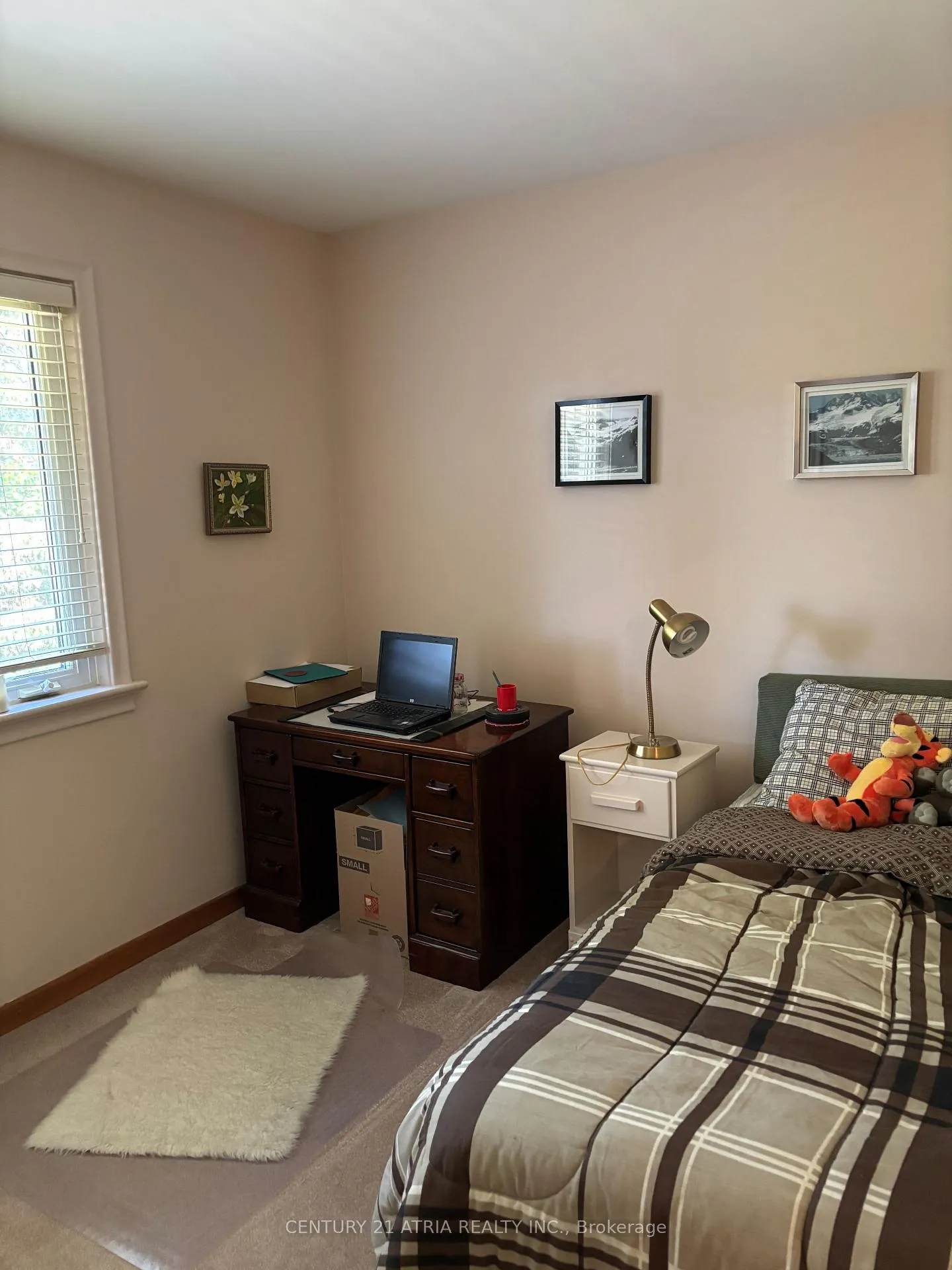 Photo 17 of 4 Winesap Place, Etobicoke, Princess-Rosethorn — HOMEH