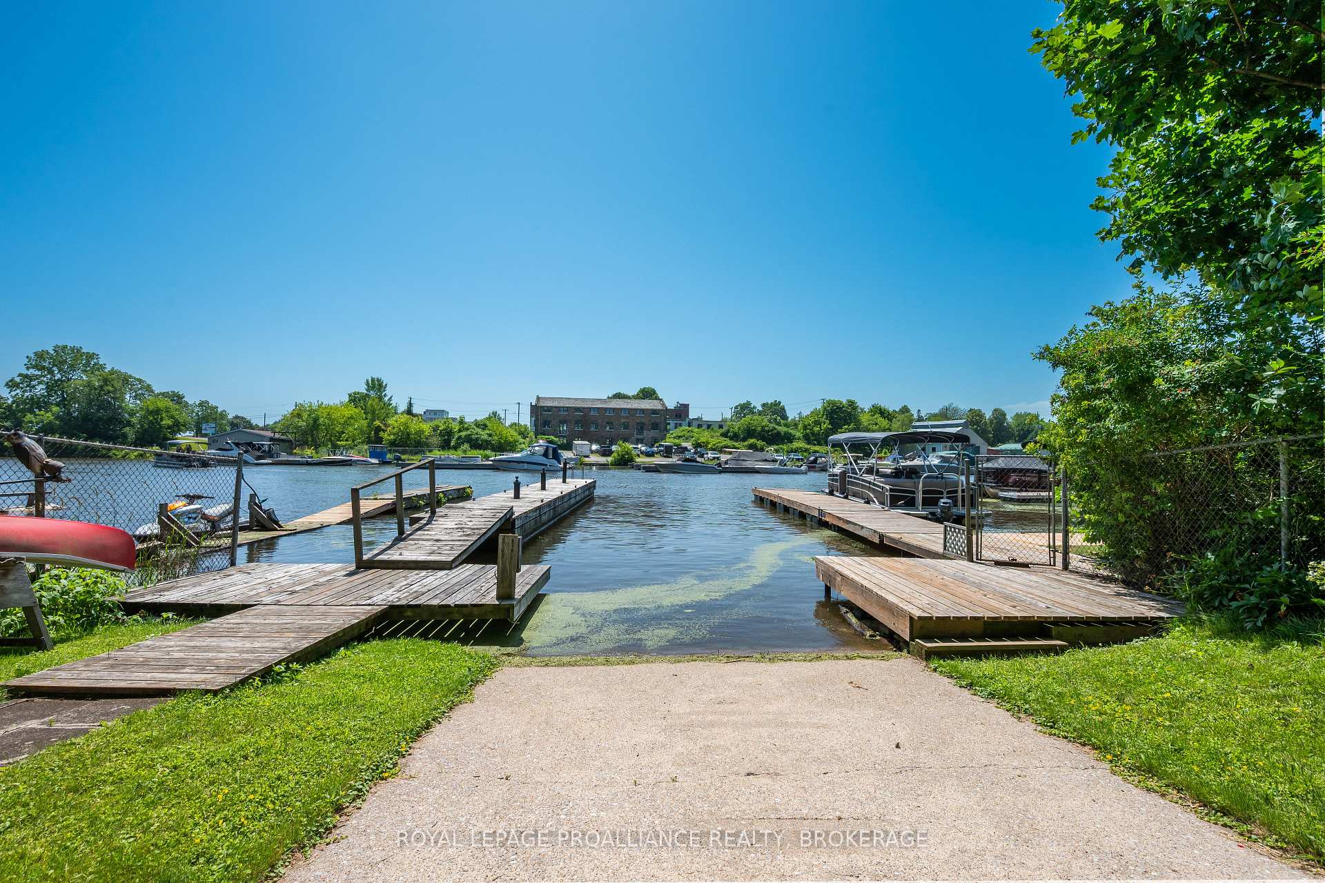Photo 9 of 370 Stone Street S, Gananoque, Gananoque — HOMEH