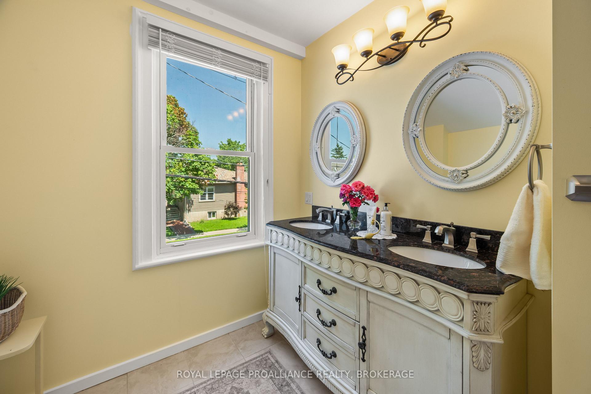 Photo 40 of 370 Stone Street S, Gananoque, Gananoque — HOMEH