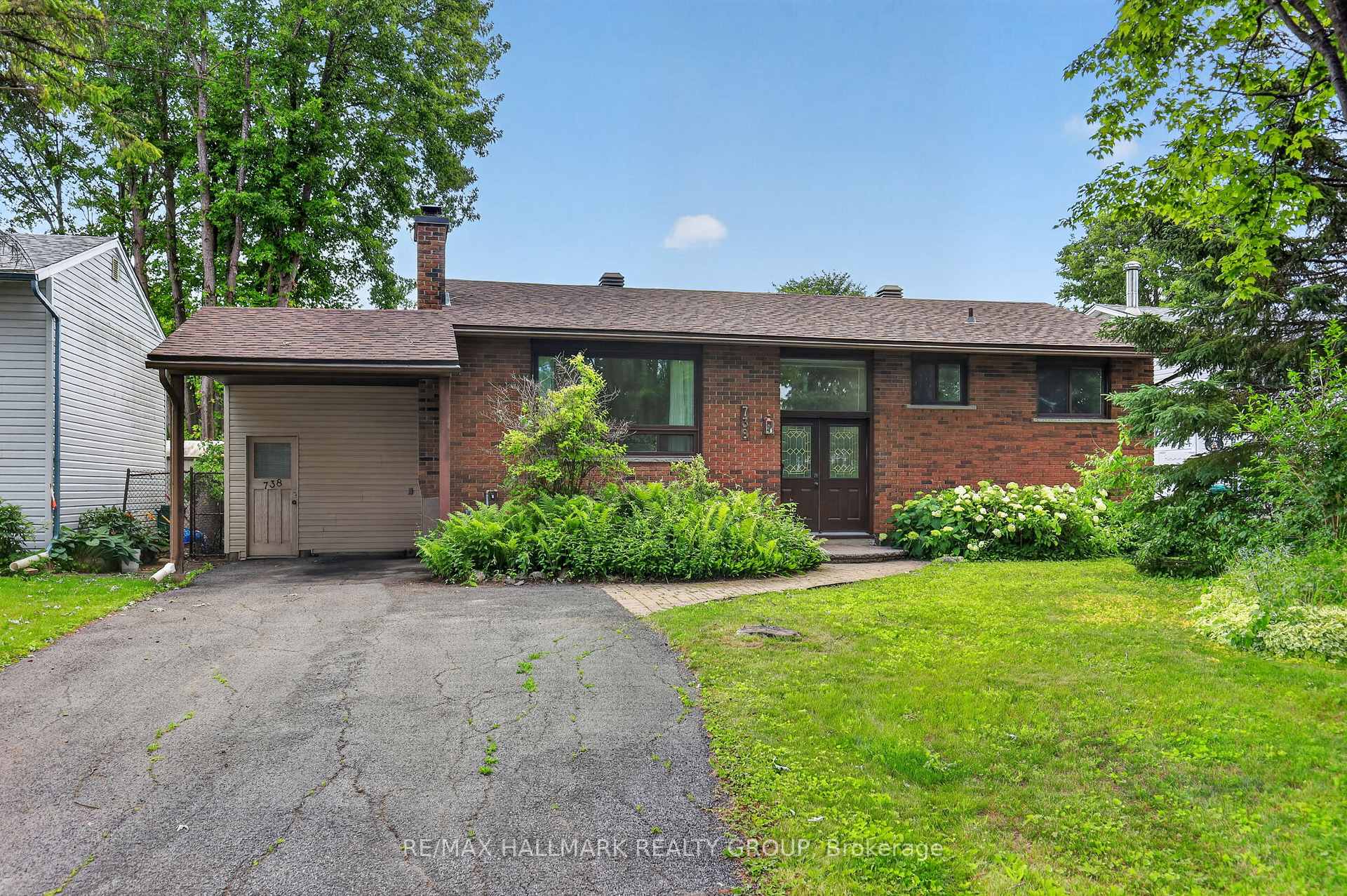 Photo 1 of 738 Stiles Crescent, Ottawa, Beacon Hill North — HOMEH