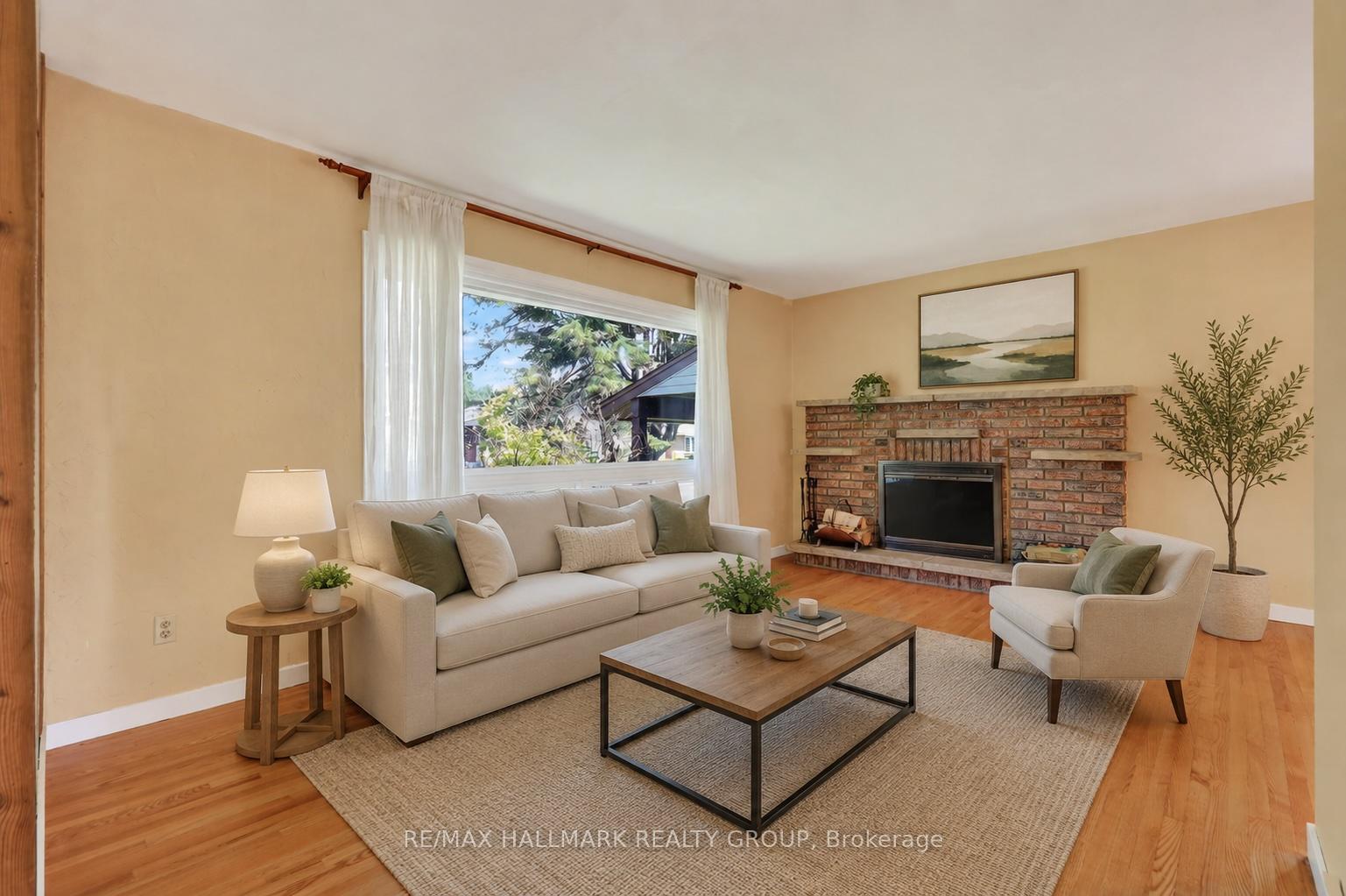 Photo 6 of 738 Stiles Crescent, Ottawa, Beacon Hill North — HOMEH