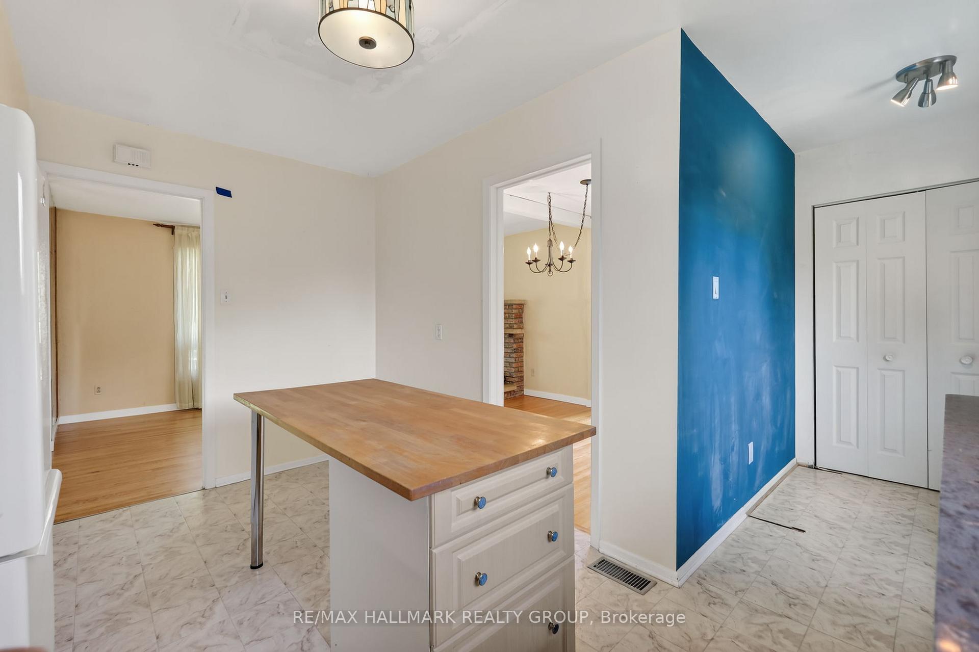 Photo 20 of 738 Stiles Crescent, Ottawa, Beacon Hill North — HOMEH