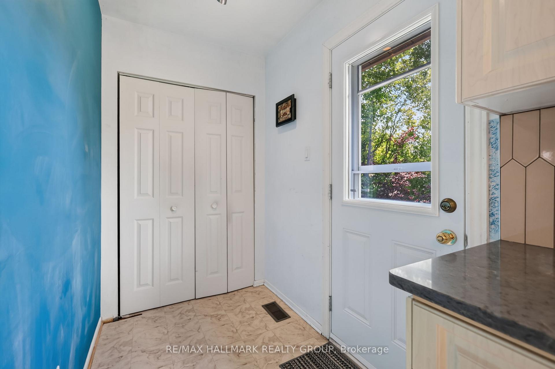 Photo 21 of 738 Stiles Crescent, Ottawa, Beacon Hill North — HOMEH