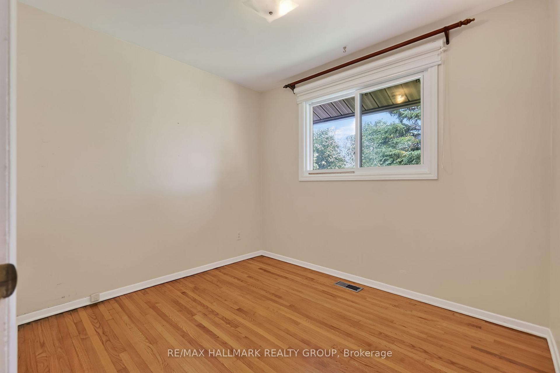 Photo 27 of 738 Stiles Crescent, Ottawa, Beacon Hill North — HOMEH