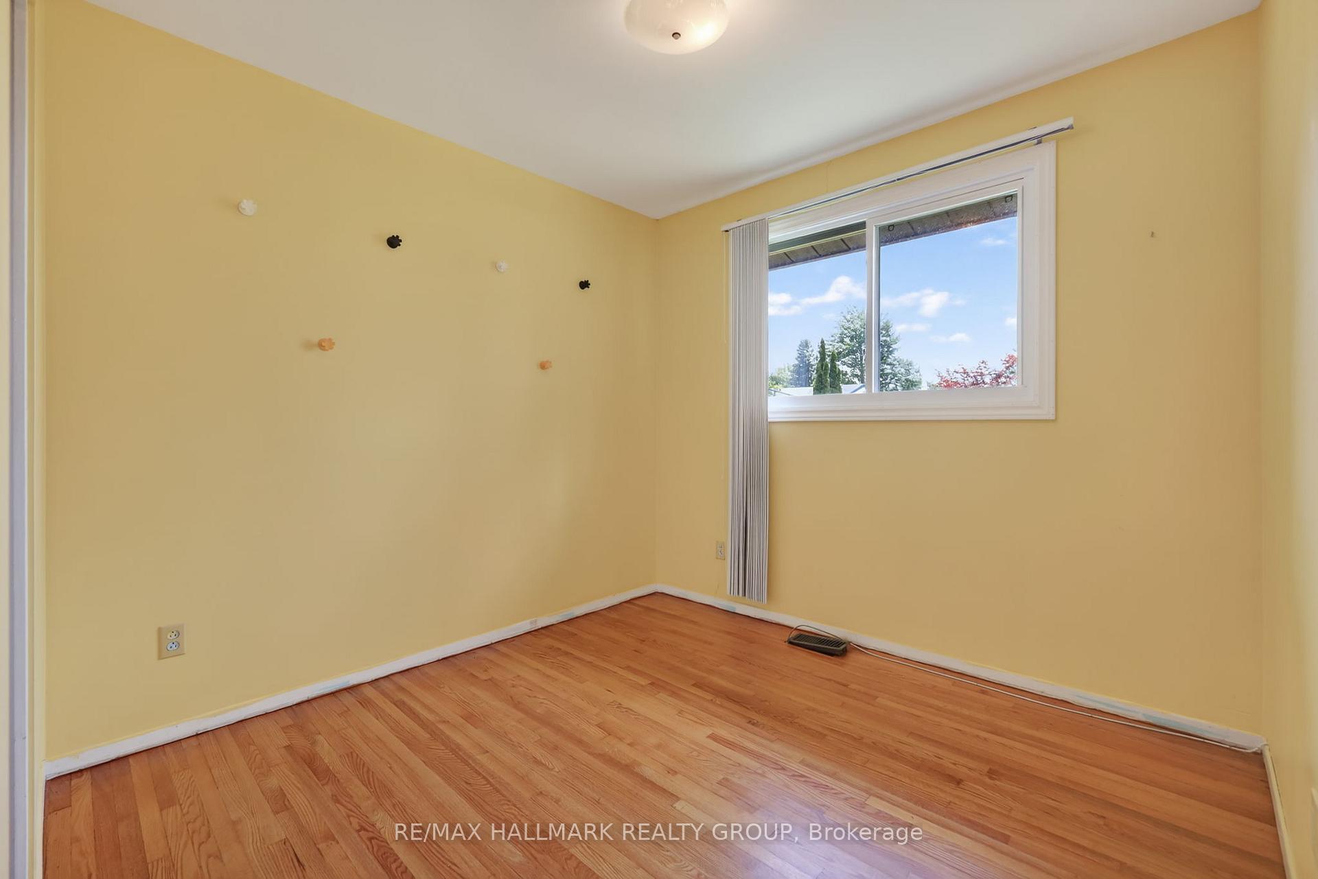 Photo 30 of 738 Stiles Crescent, Ottawa, Beacon Hill North — HOMEH