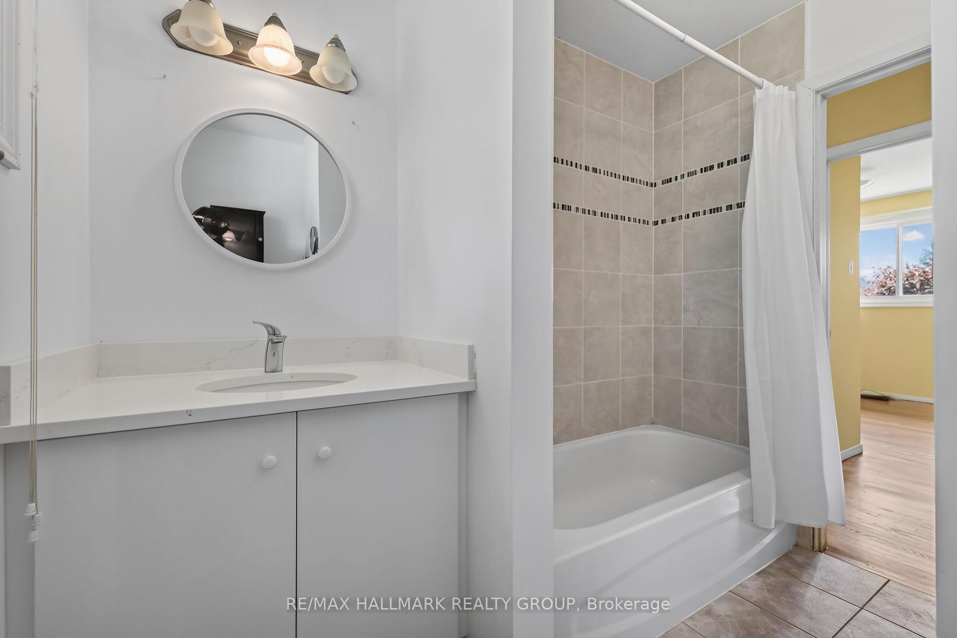 Photo 32 of 738 Stiles Crescent, Ottawa, Beacon Hill North — HOMEH