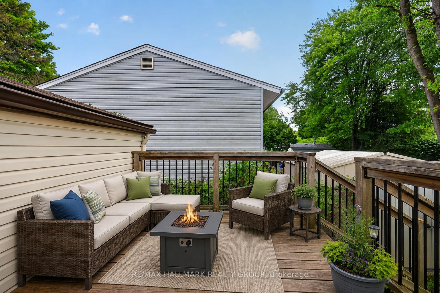 Photo 41 of 738 Stiles Crescent, Ottawa, Beacon Hill North — HOMEH