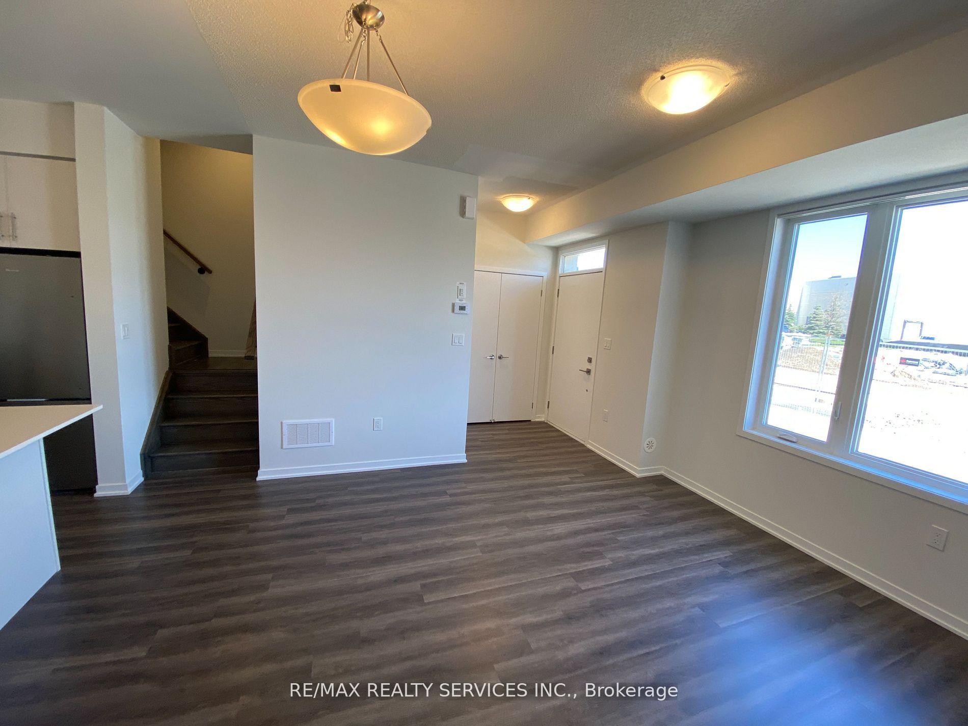 Photo 2 of Unit 372, 80 Honeycrisp Crescent, Vaughan, Vaughan Corporate Centre — HOMEH