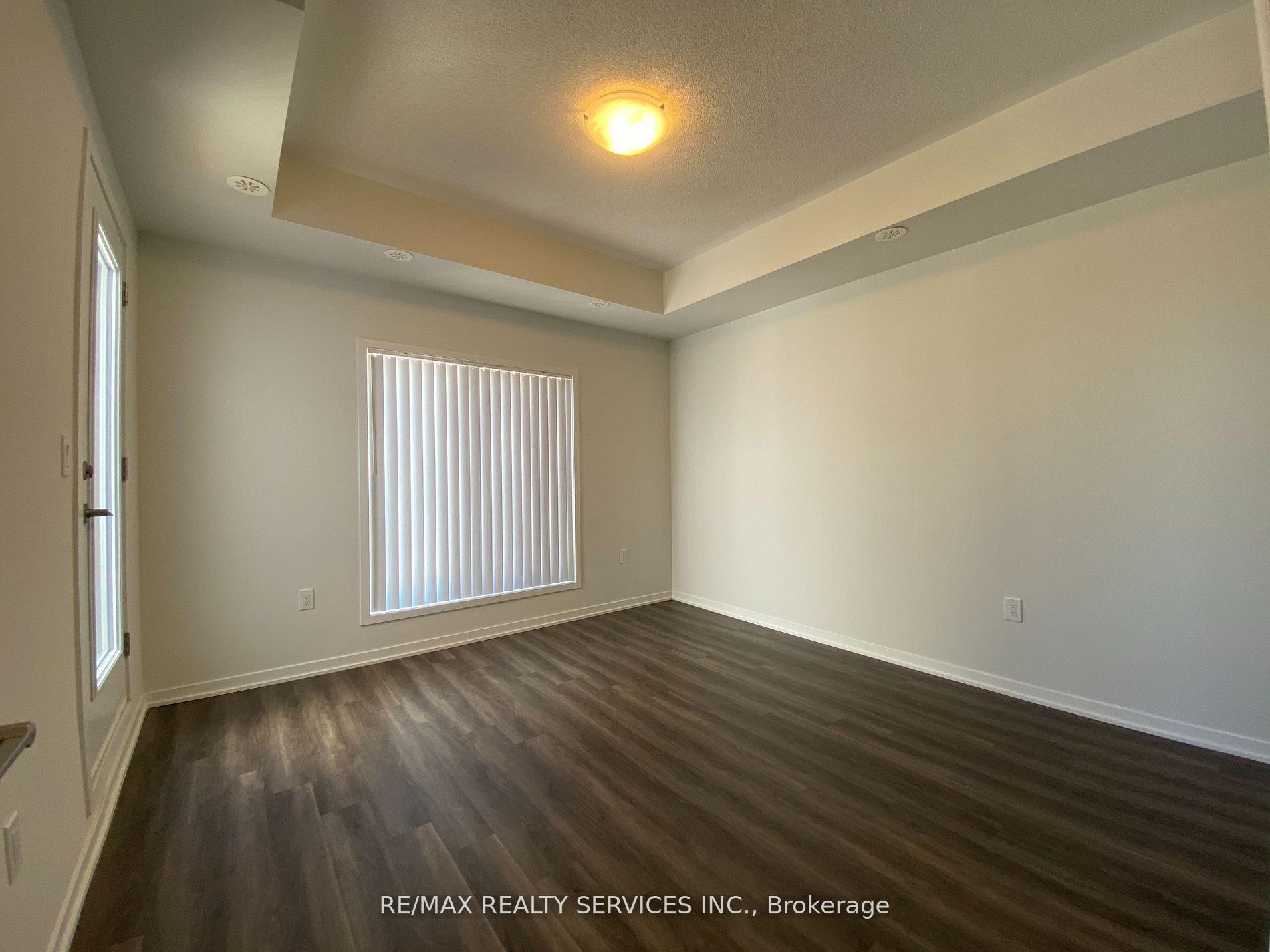 Photo 10 of Unit 372, 80 Honeycrisp Crescent, Vaughan, Vaughan Corporate Centre — HOMEH