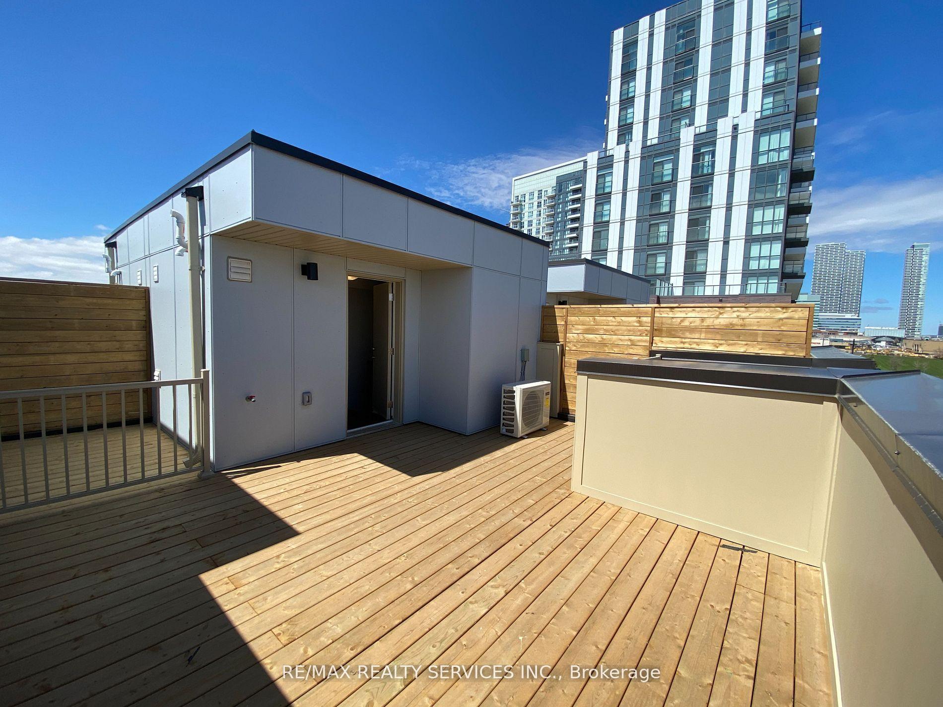 Photo 14 of Unit 372, 80 Honeycrisp Crescent, Vaughan, Vaughan Corporate Centre — HOMEH
