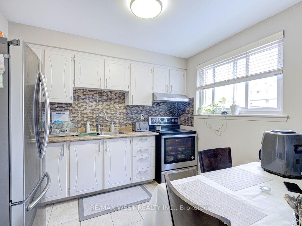 Photo 3 of Unit 22, 83 Irwin Road, Etobicoke, Elms-Old Rexdale — HOMEH