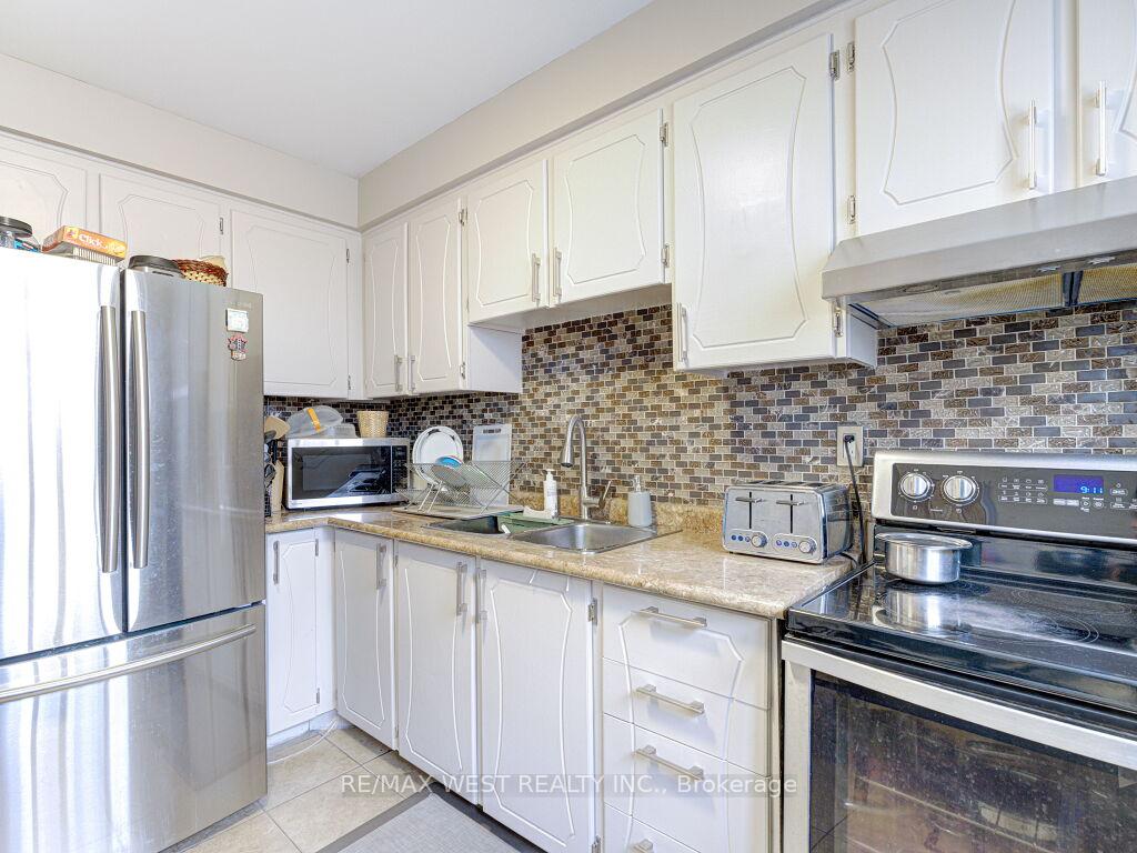 Photo 6 of Unit 22, 83 Irwin Road, Etobicoke, Elms-Old Rexdale — HOMEH