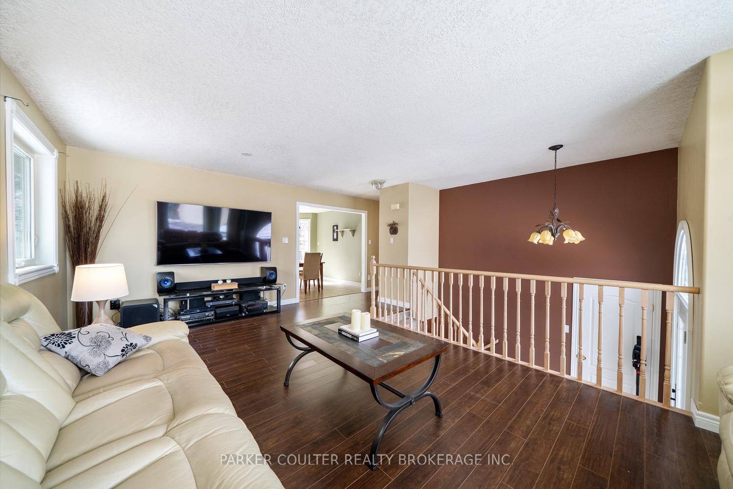 Photo 7 of 24 Parr Boulevard, Springwater, Rural Springwater — HOMEH