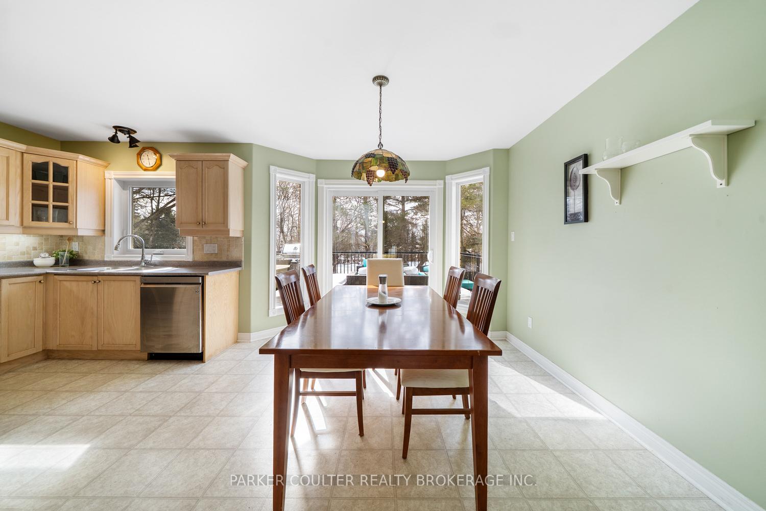 Photo 9 of 24 Parr Boulevard, Springwater, Rural Springwater — HOMEH