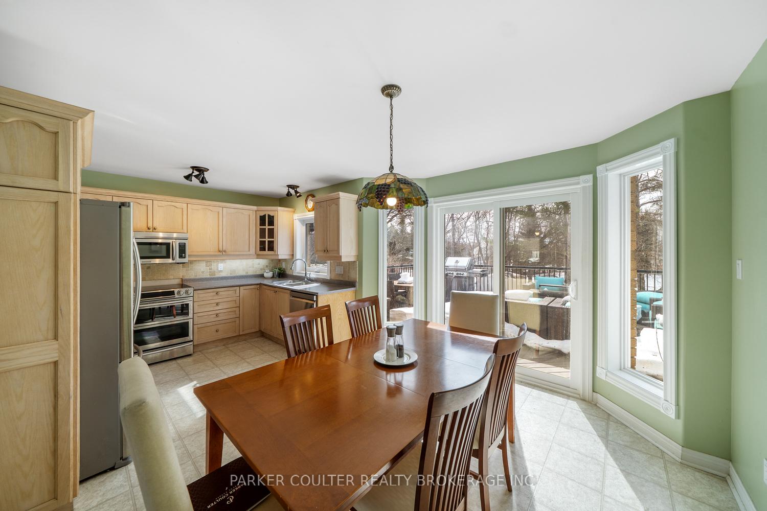 Photo 10 of 24 Parr Boulevard, Springwater, Rural Springwater — HOMEH