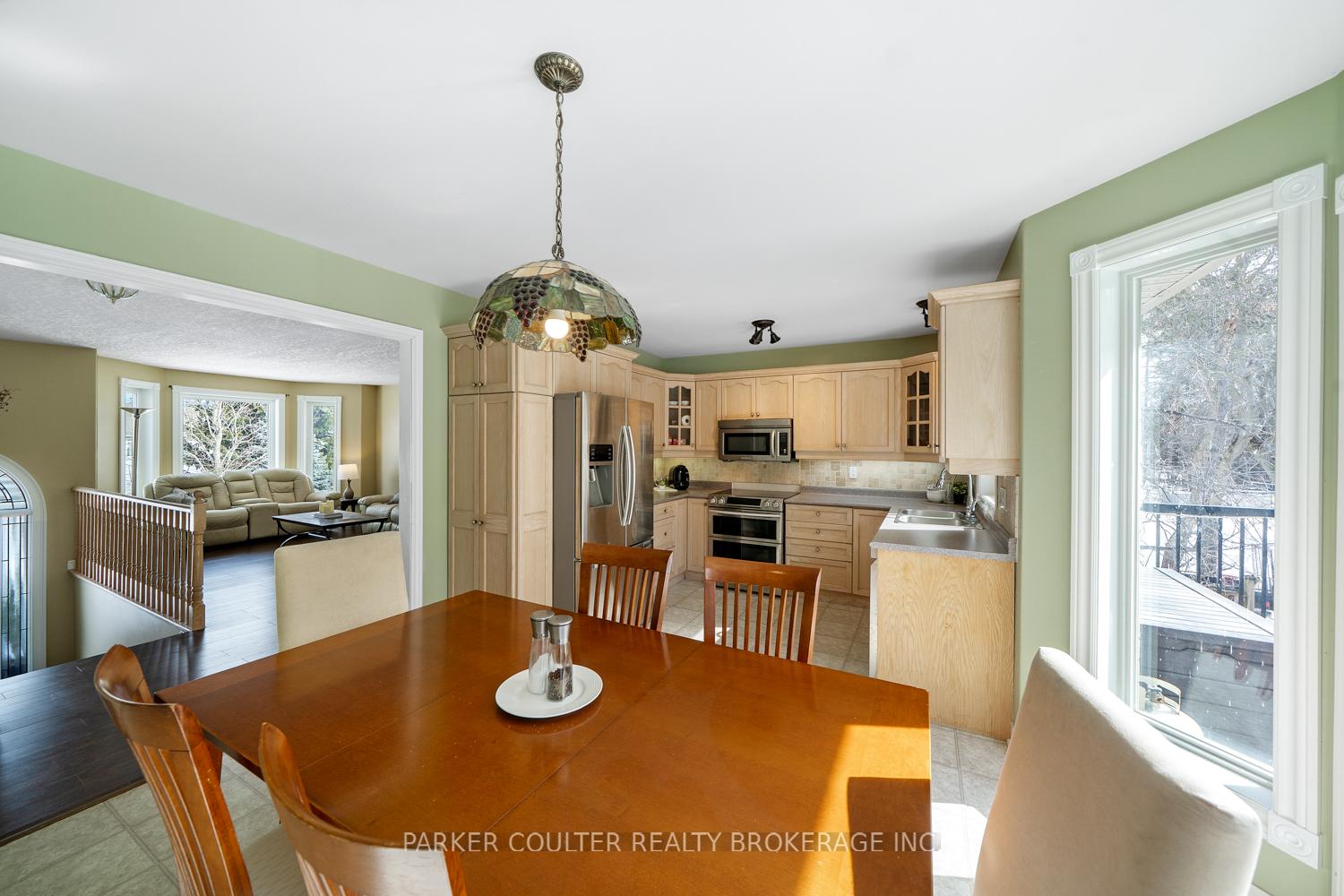 Photo 11 of 24 Parr Boulevard, Springwater, Rural Springwater — HOMEH