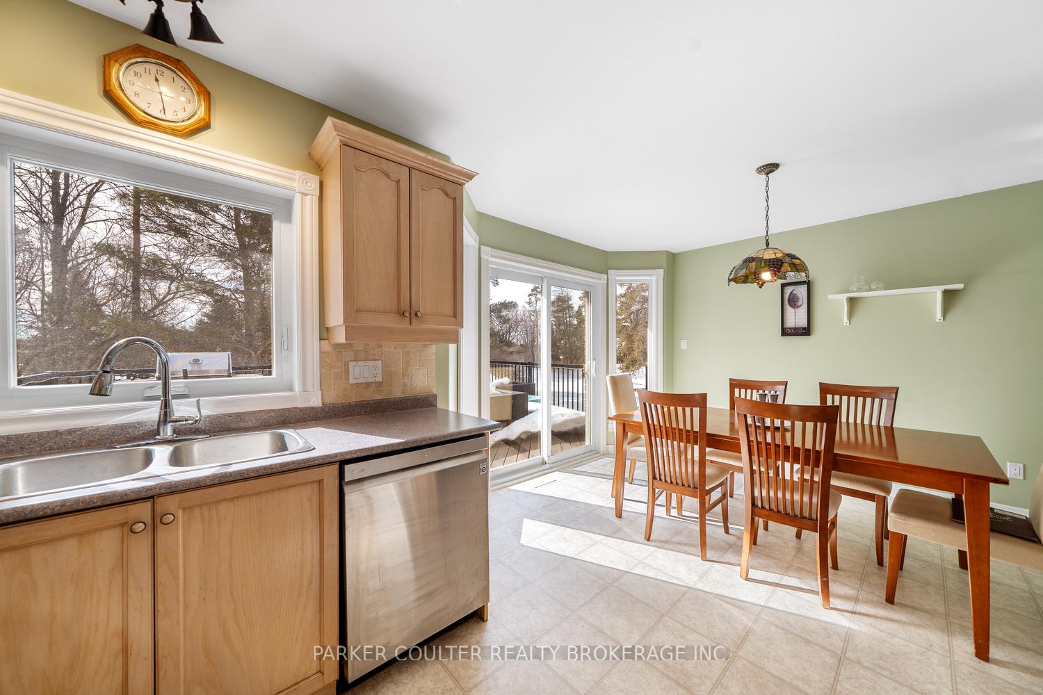 Photo 14 of 24 Parr Boulevard, Springwater, Rural Springwater — HOMEH