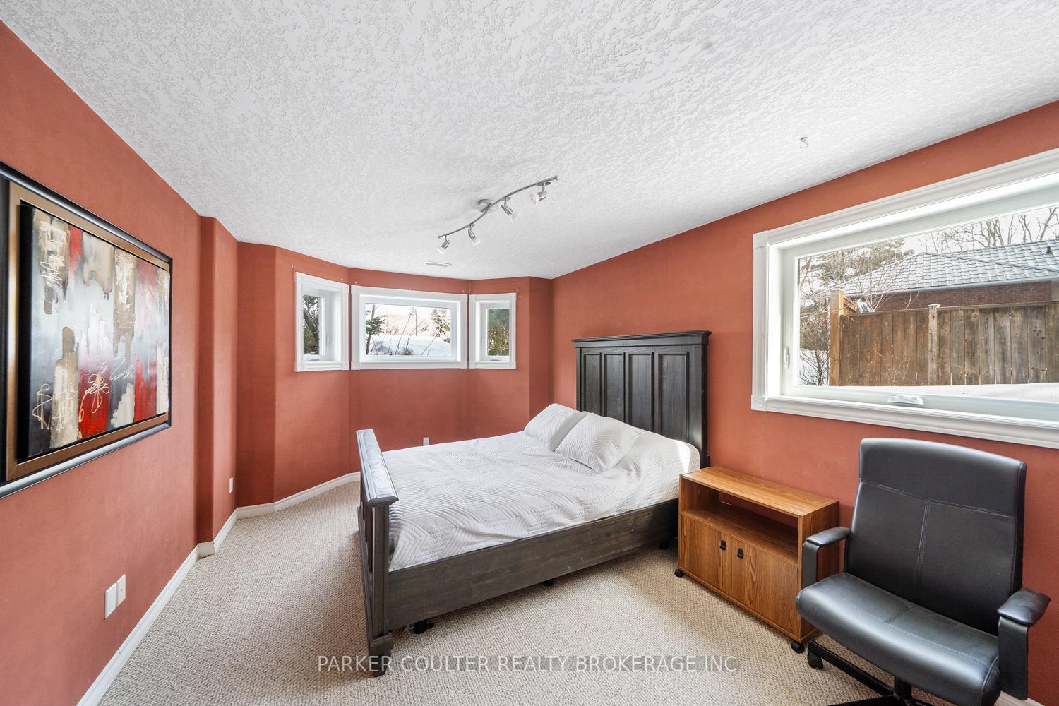 Photo 27 of 24 Parr Boulevard, Springwater, Rural Springwater — HOMEH