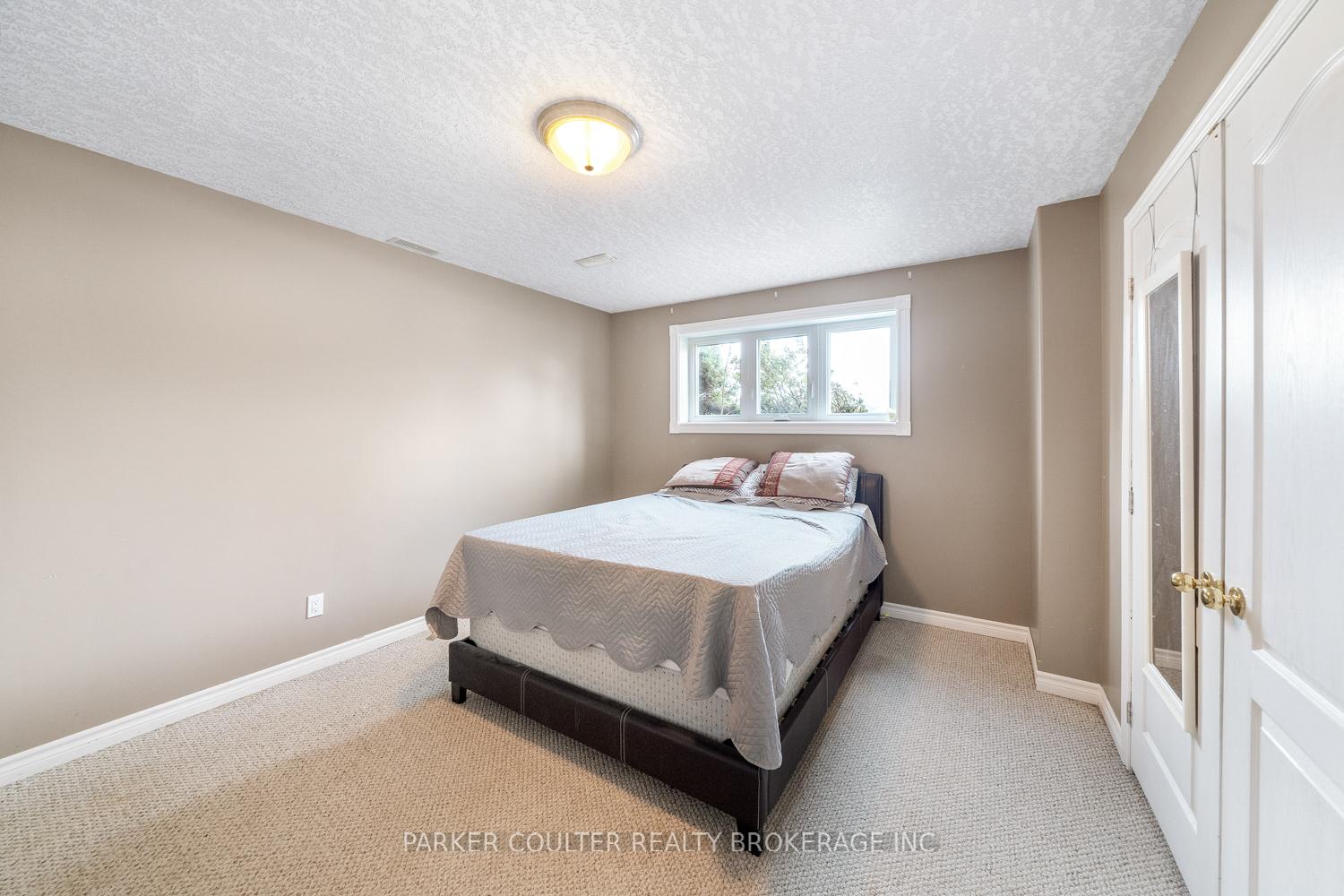 Photo 32 of 24 Parr Boulevard, Springwater, Rural Springwater — HOMEH