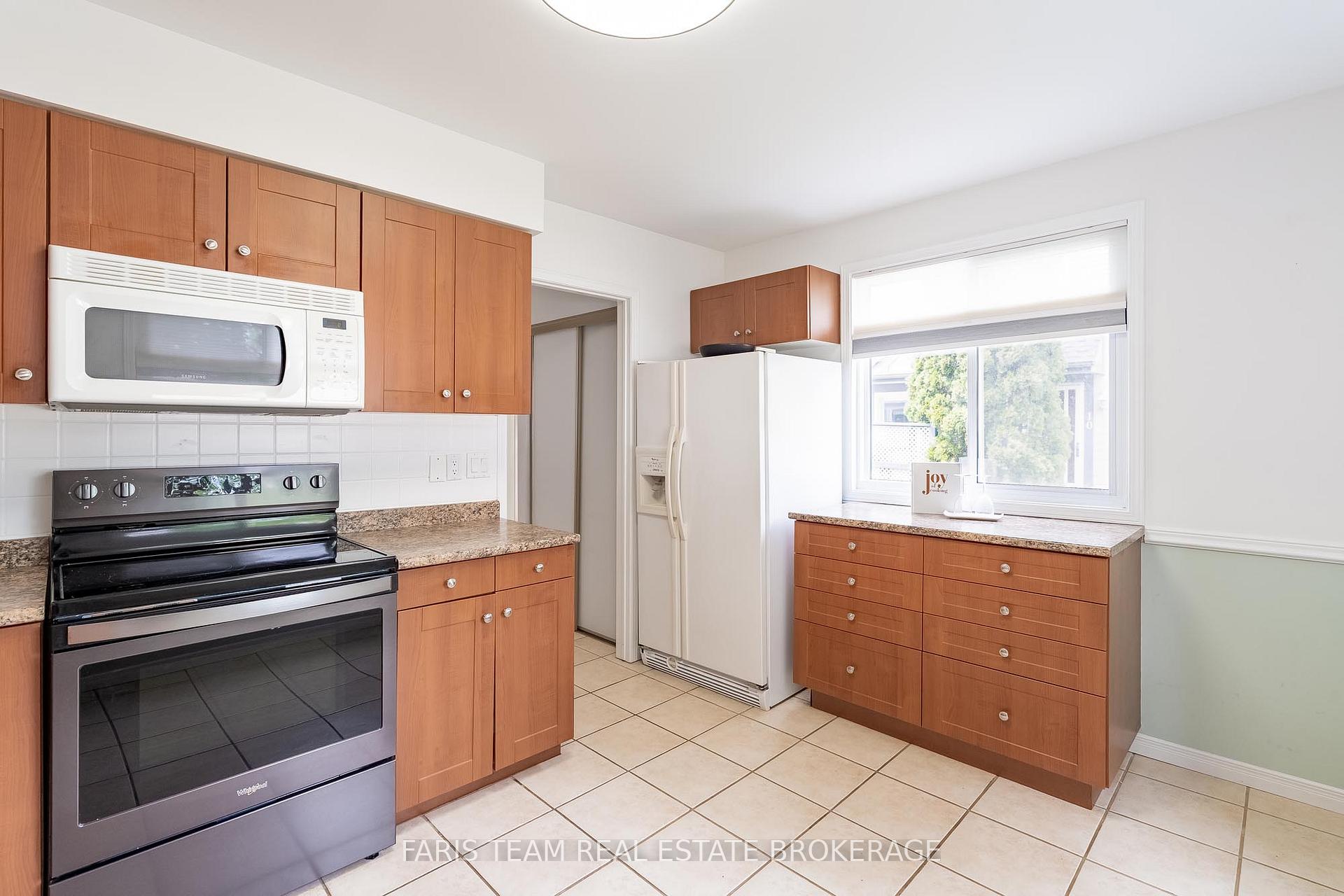 Photo 6 of Unit 9, 10 Laguna Parkway, Ramara, Rural Ramara — HOMEH