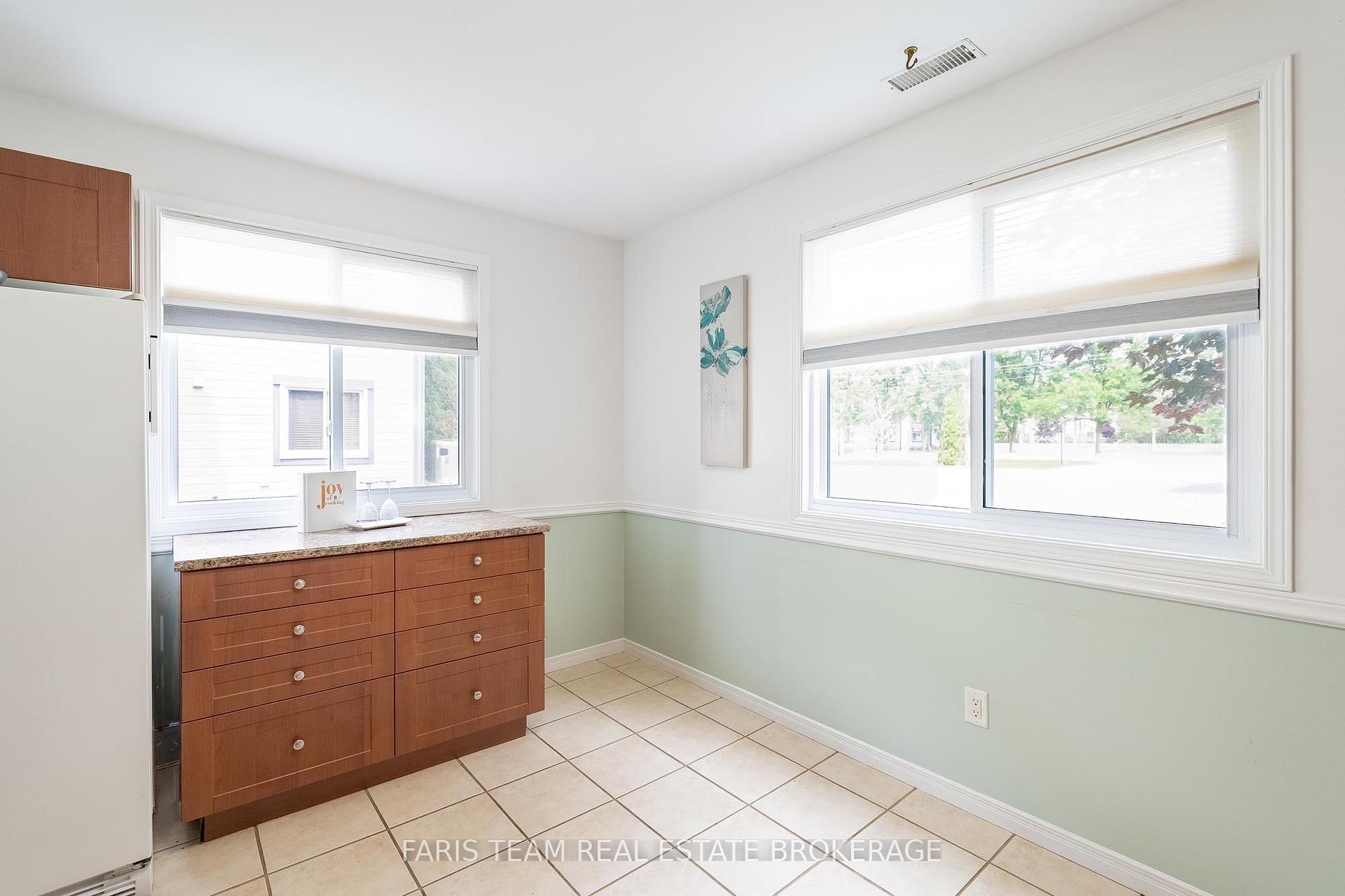 Photo 7 of Unit 9, 10 Laguna Parkway, Ramara, Rural Ramara — HOMEH