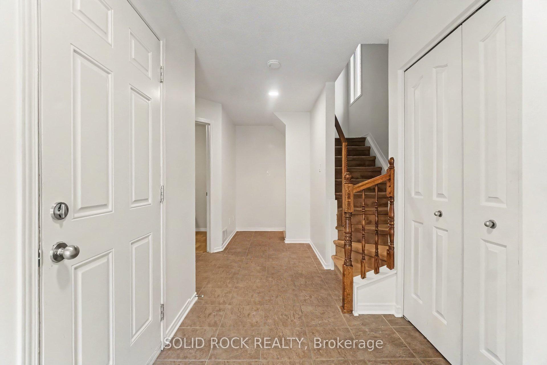 Photo 3 of 369 Citiplace Drive, Ottawa, Merivale Industrial Park/Citiplace — HOMEH