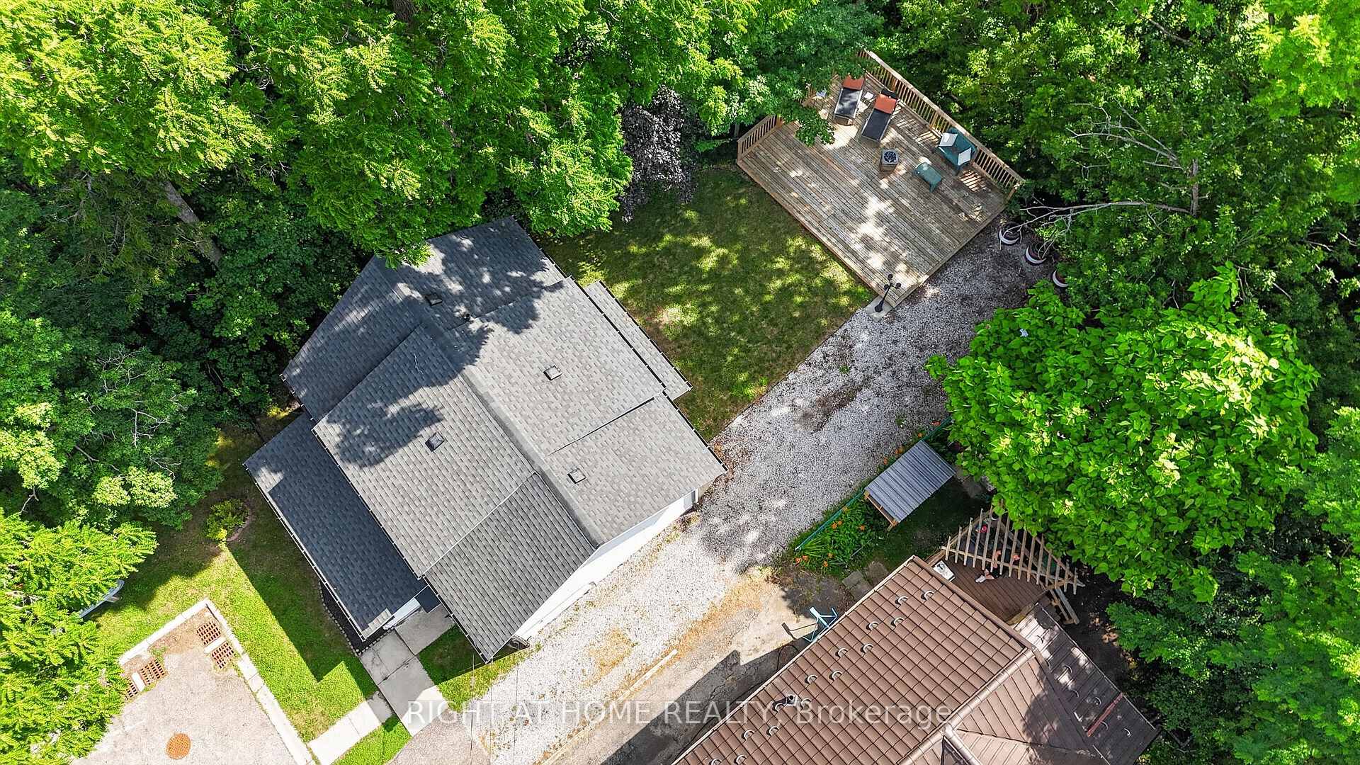 Photo 3 of 77 Pearl Street E, St. Thomas — HOMEH