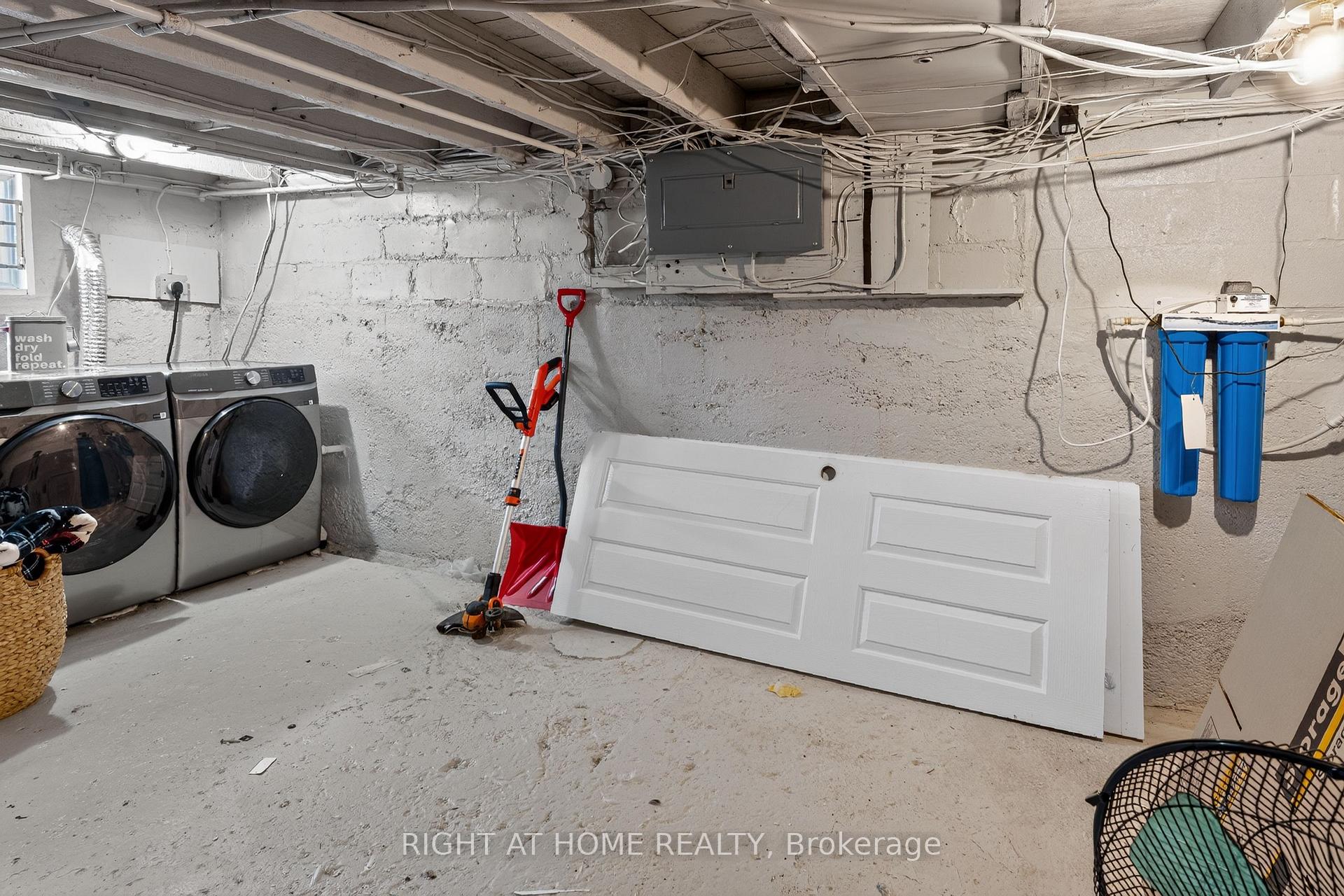 Photo 29 of 77 Pearl Street E, St. Thomas — HOMEH