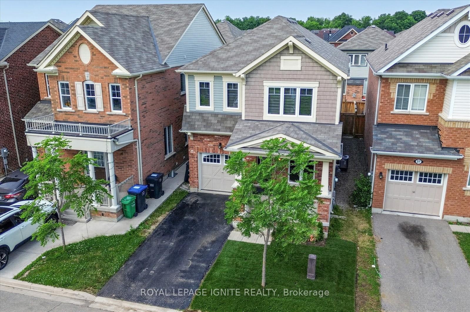 Photo 2 of 39 Feeder Street, Brampton, Northwest Brampton — HOMEH