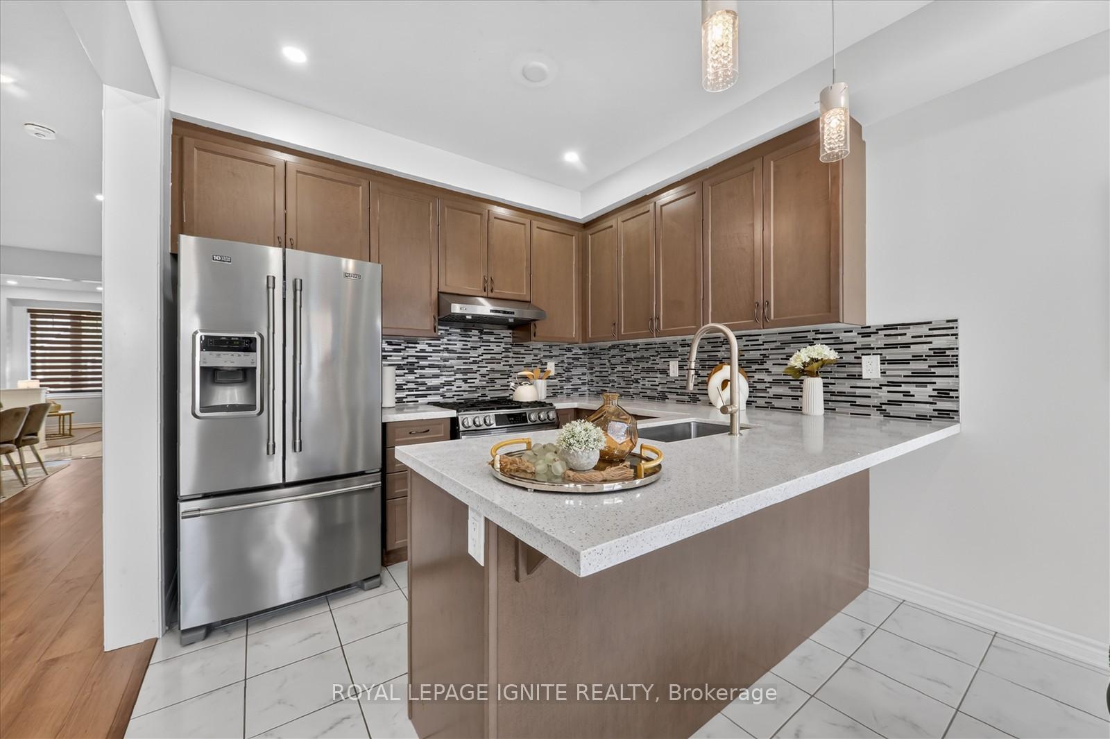 Photo 17 of 39 Feeder Street, Brampton, Northwest Brampton — HOMEH