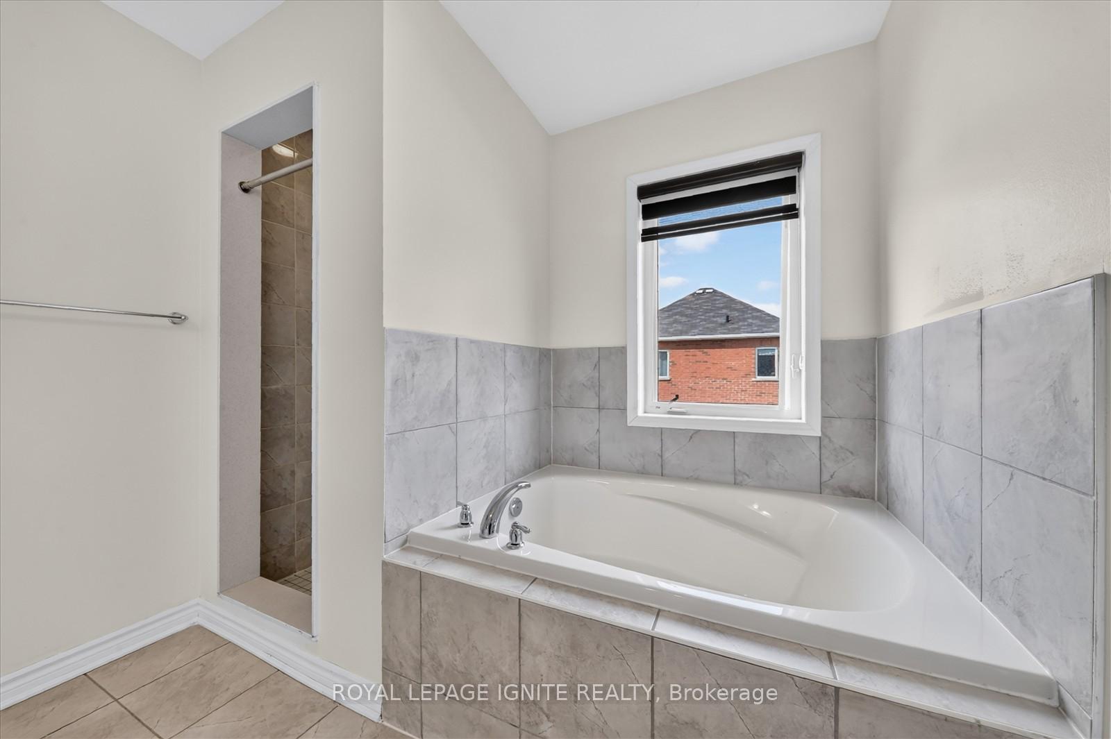 Photo 27 of 39 Feeder Street, Brampton, Northwest Brampton — HOMEH