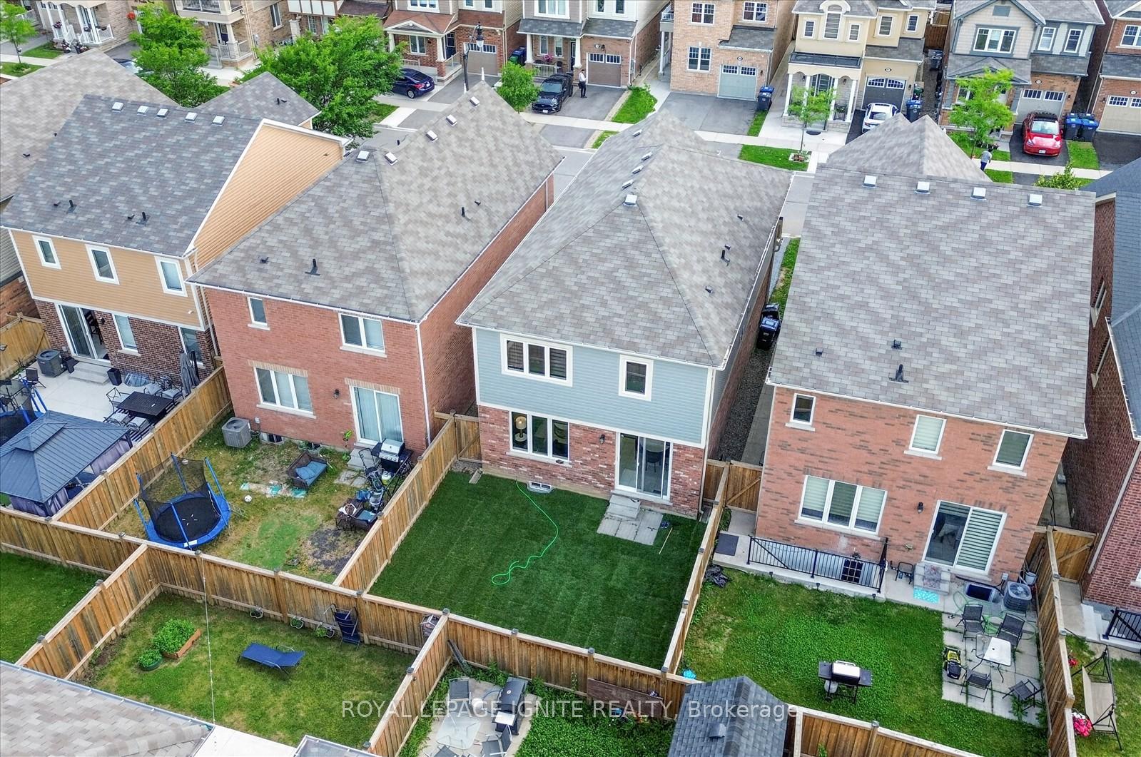Photo 41 of 39 Feeder Street, Brampton, Northwest Brampton — HOMEH