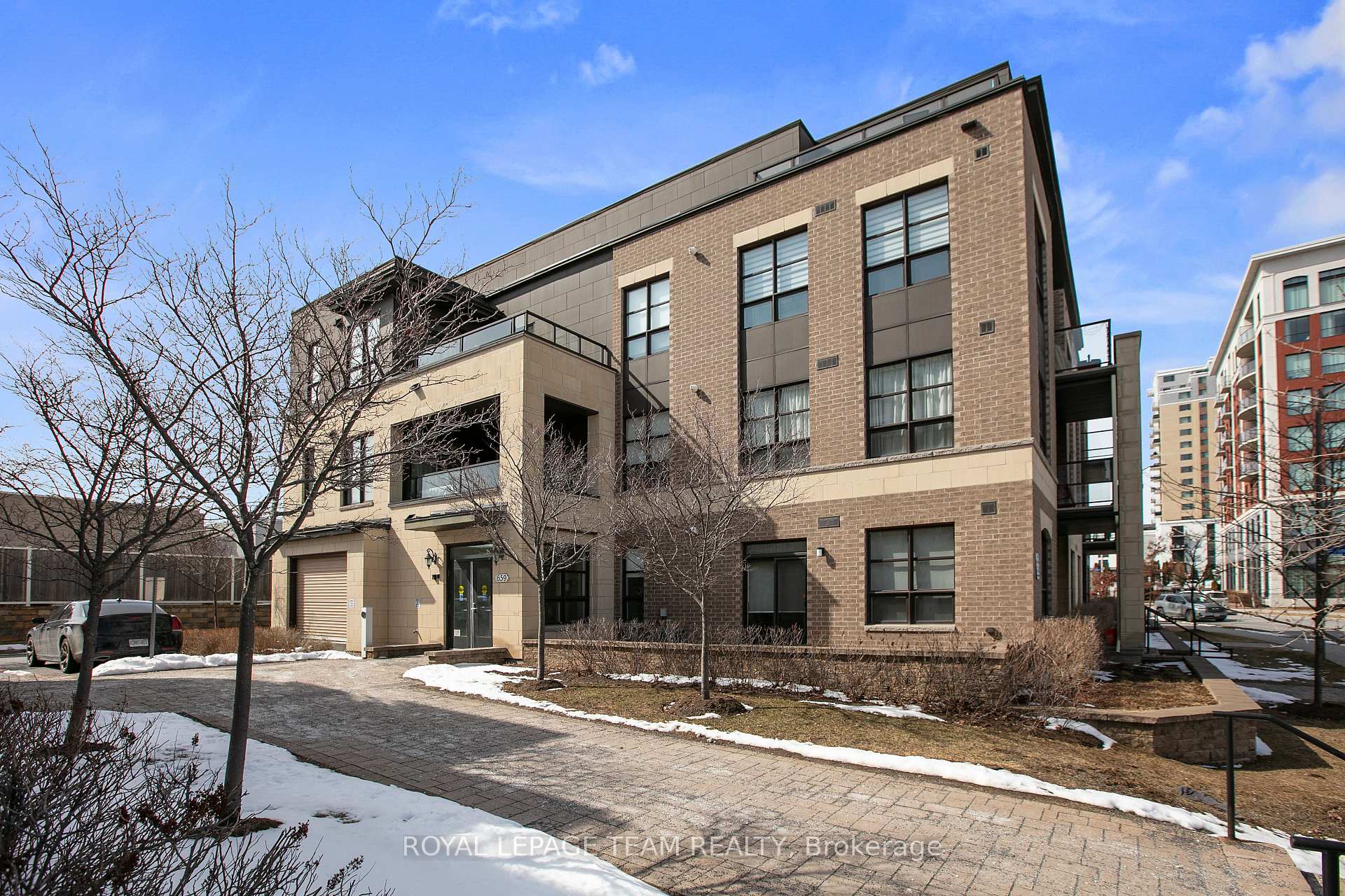 Photo 3 of Unit 401, 659 Sue Holloway Drive, Ottawa, Barrhaven - Strandherd — HOMEH