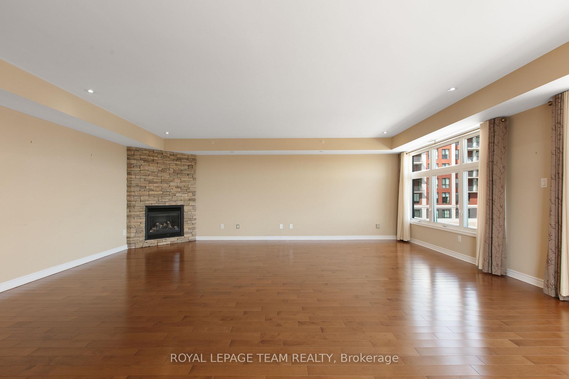 Photo 12 of Unit 401, 659 Sue Holloway Drive, Ottawa, Barrhaven - Strandherd — HOMEH