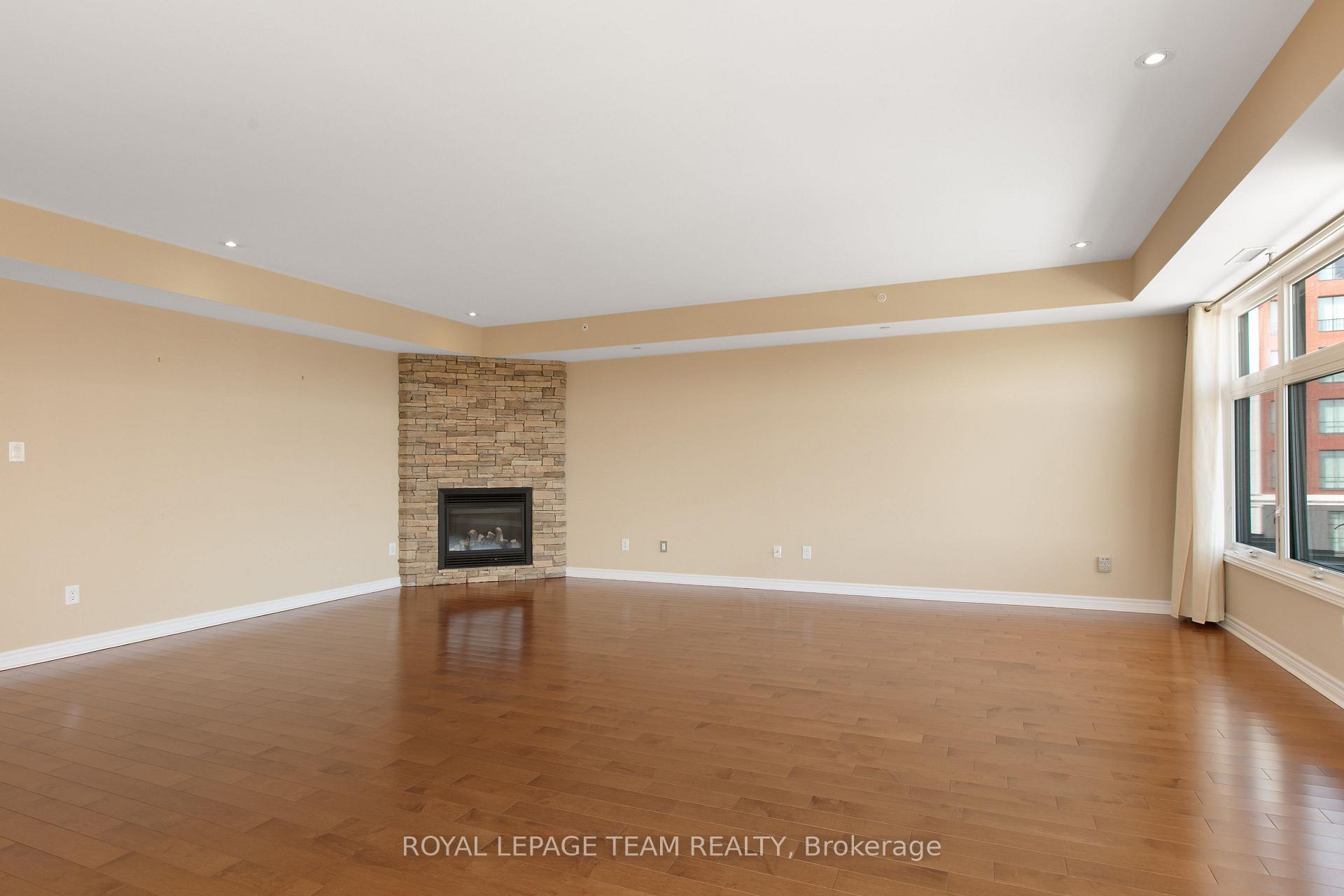 Photo 13 of Unit 401, 659 Sue Holloway Drive, Ottawa, Barrhaven - Strandherd — HOMEH