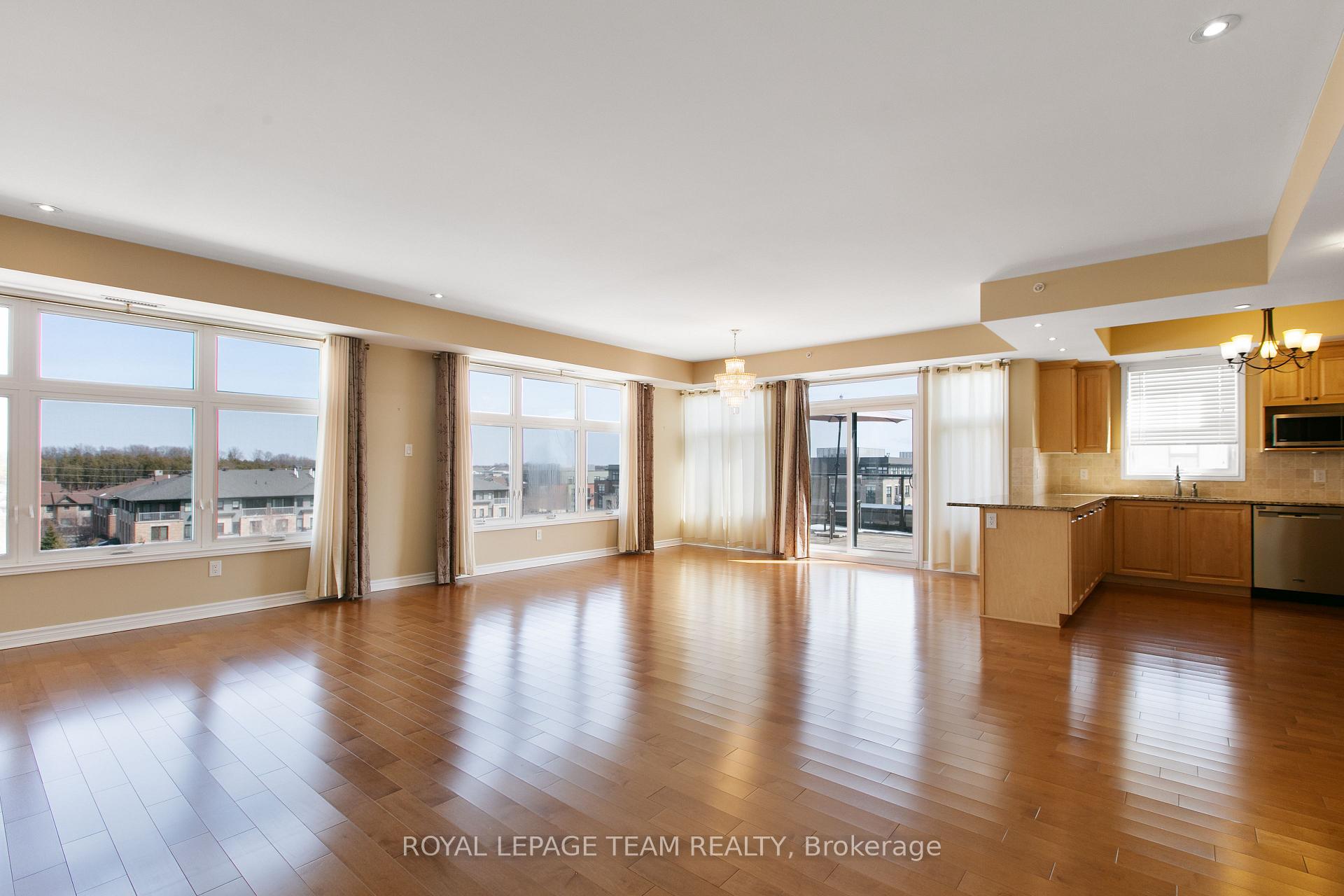 Photo 16 of Unit 401, 659 Sue Holloway Drive, Ottawa, Barrhaven - Strandherd — HOMEH