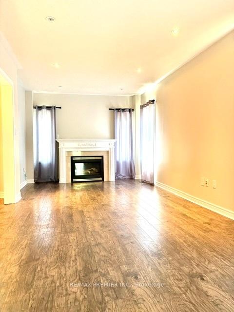 Photo 6 of 35 Foxchase Avenue E, Vaughan, East Woodbridge — HOMEH